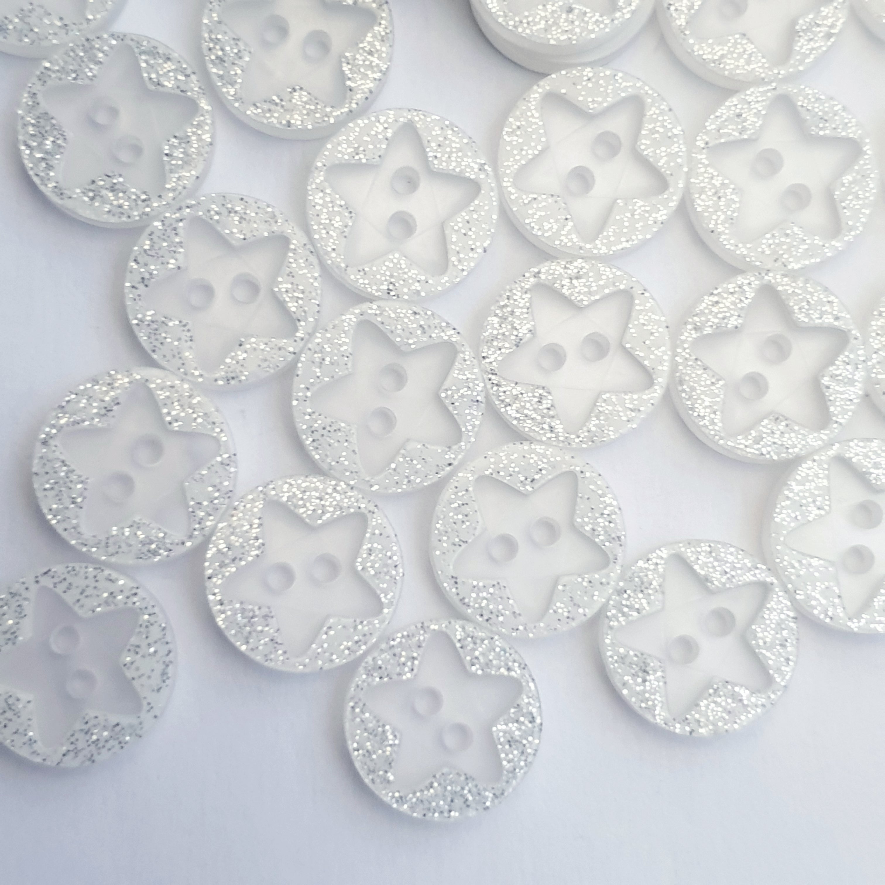 MajorCrafts 40pcs 12.5mm White Glittered 'Star Engraved' 2 Holes Round Sewing Resin Buttons