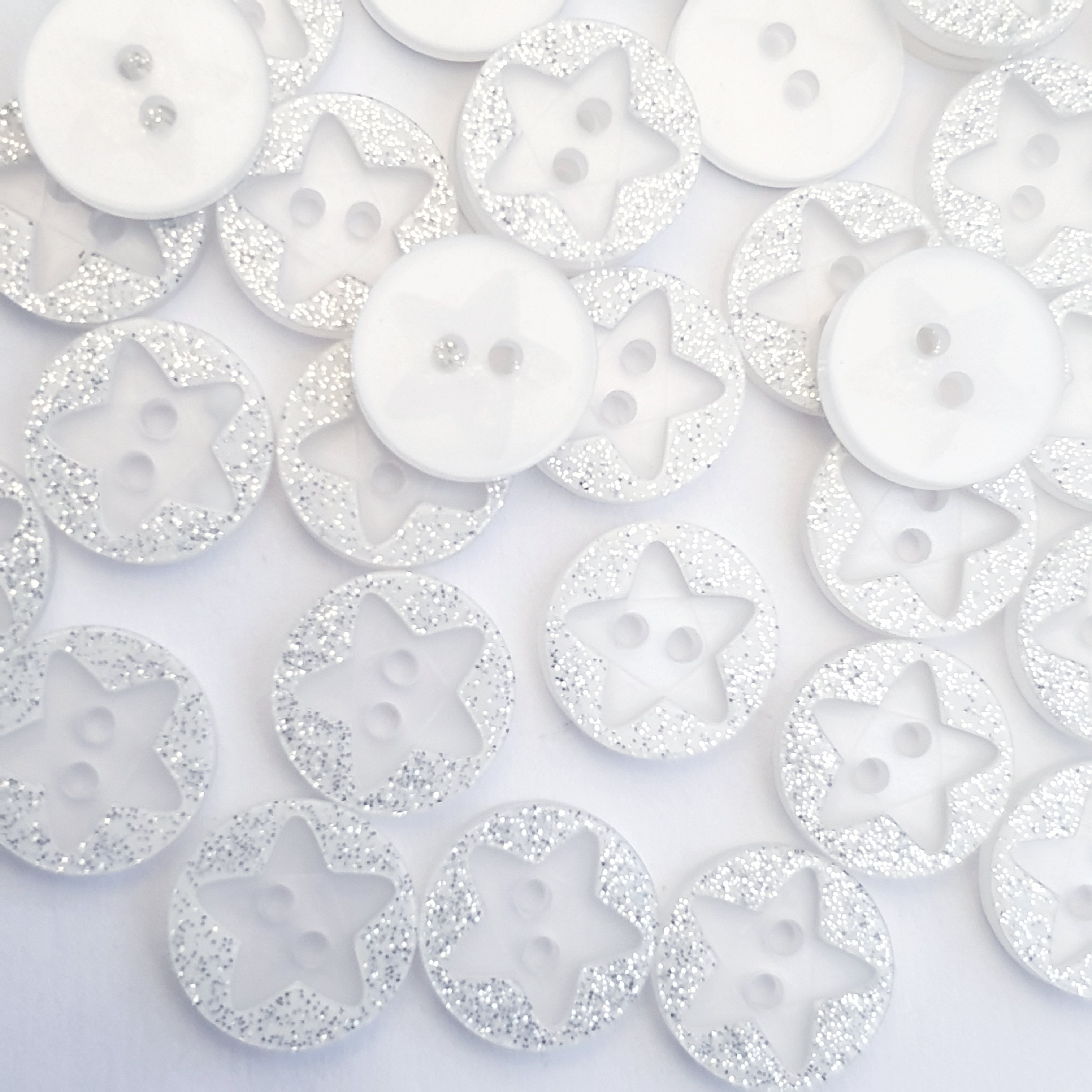 MajorCrafts 40pcs 12.5mm White Glittered 'Star Engraved' 2 Holes Round Sewing Resin Buttons