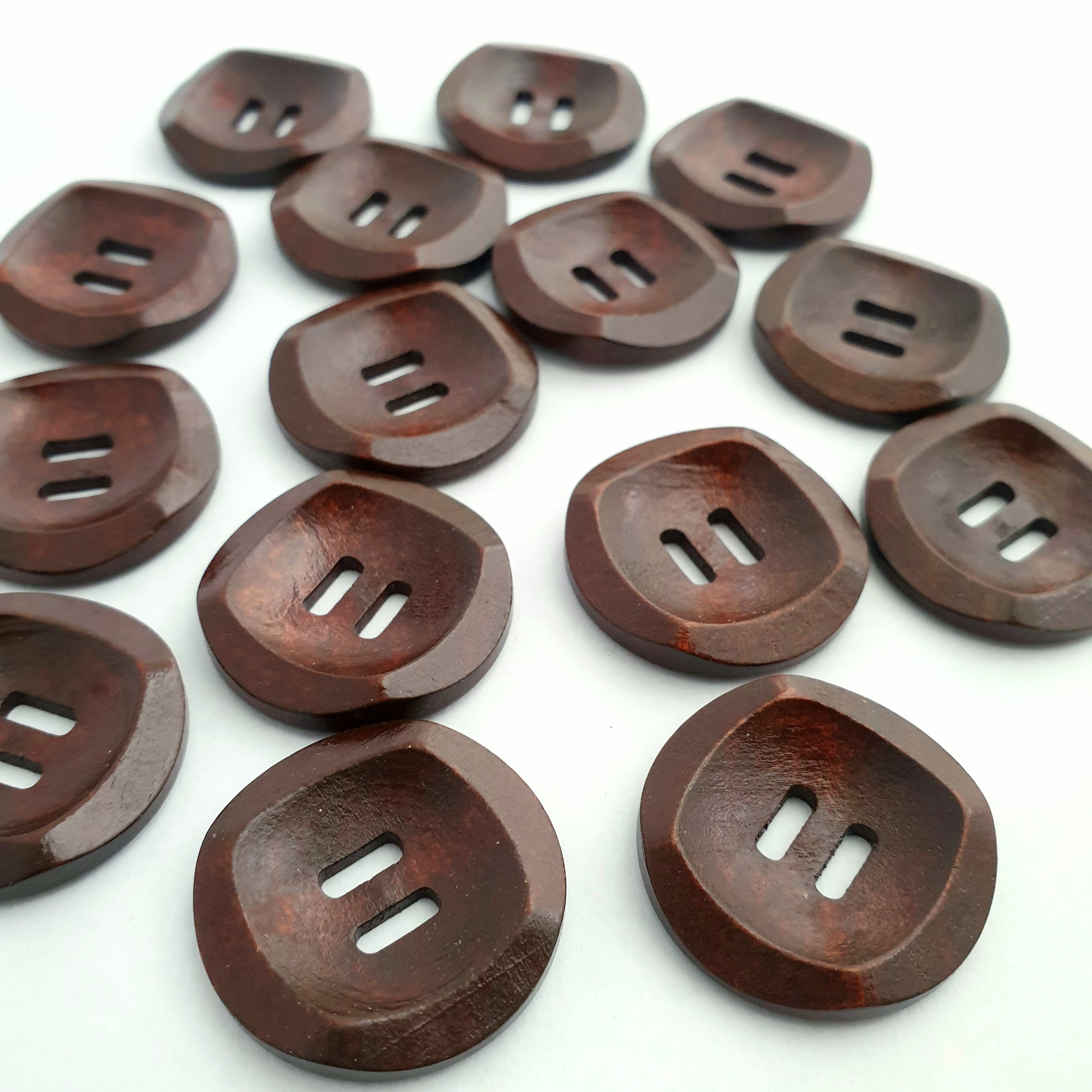 MajorCrafts 16pcs 30mm Dark Brown Square Top 2 Holes Large Sewing Wood Buttons