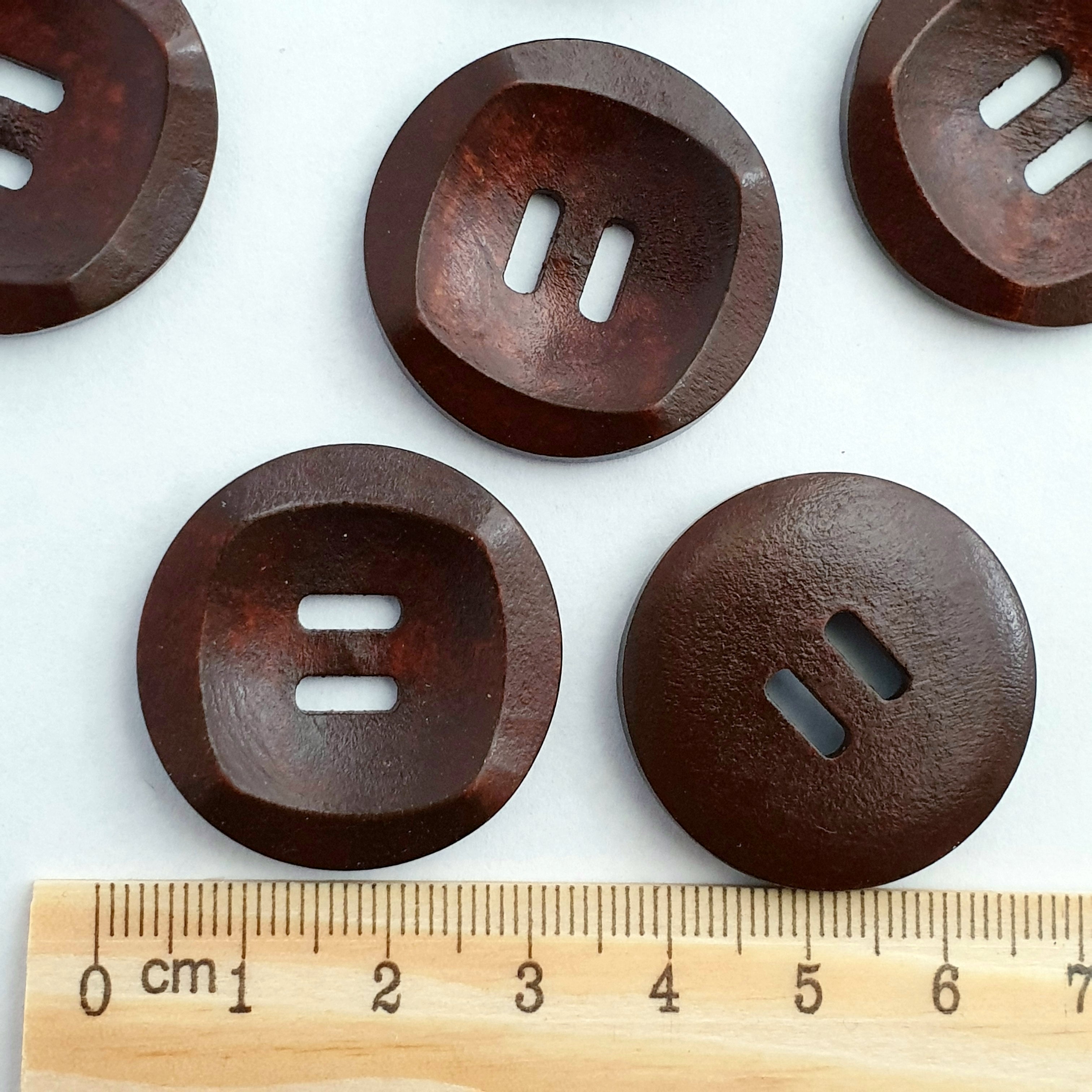 MajorCrafts 16pcs 30mm Dark Brown Square Top 2 Holes Large Sewing Wood Buttons