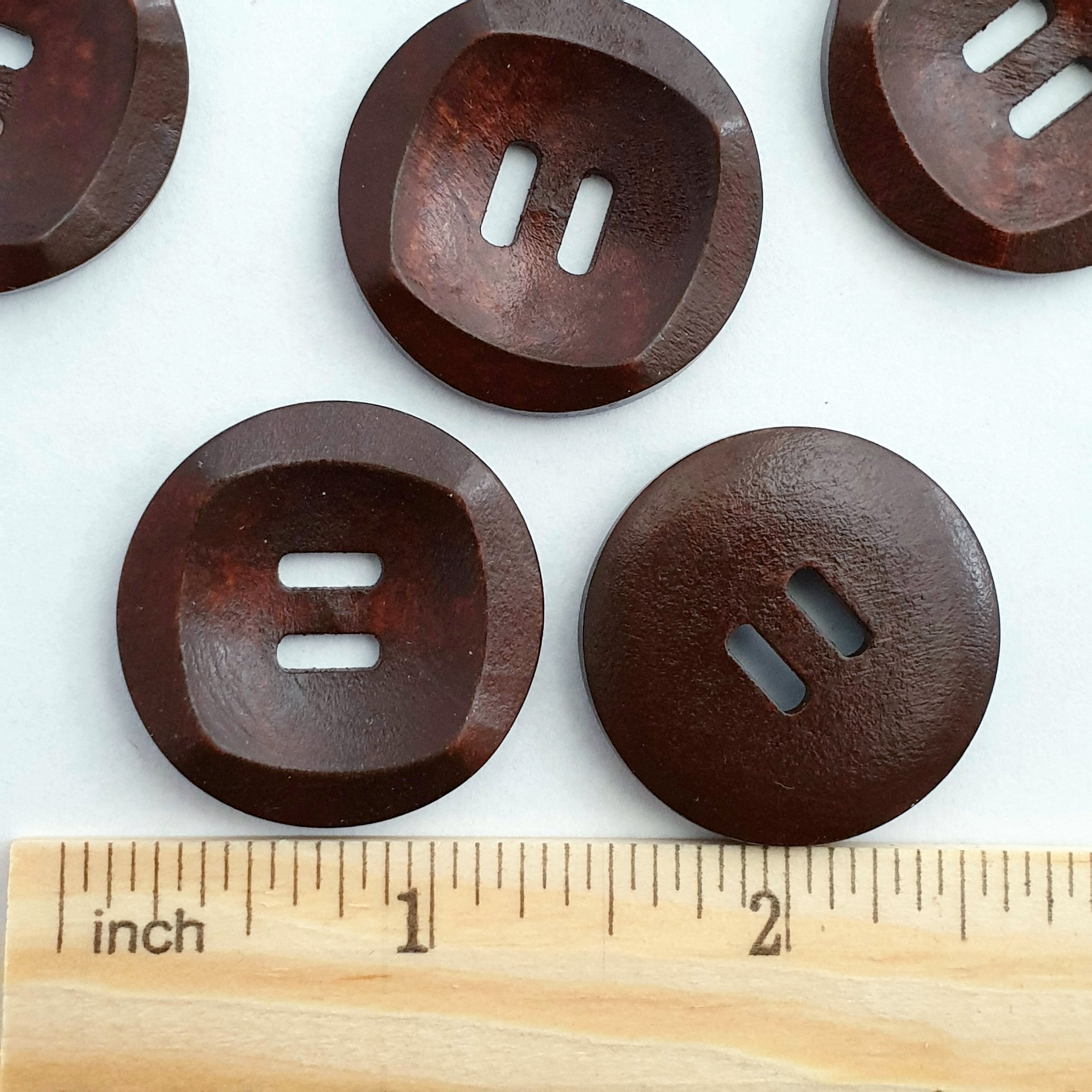 MajorCrafts 16pcs 30mm Dark Brown Square Top 2 Holes Large Sewing Wood Buttons