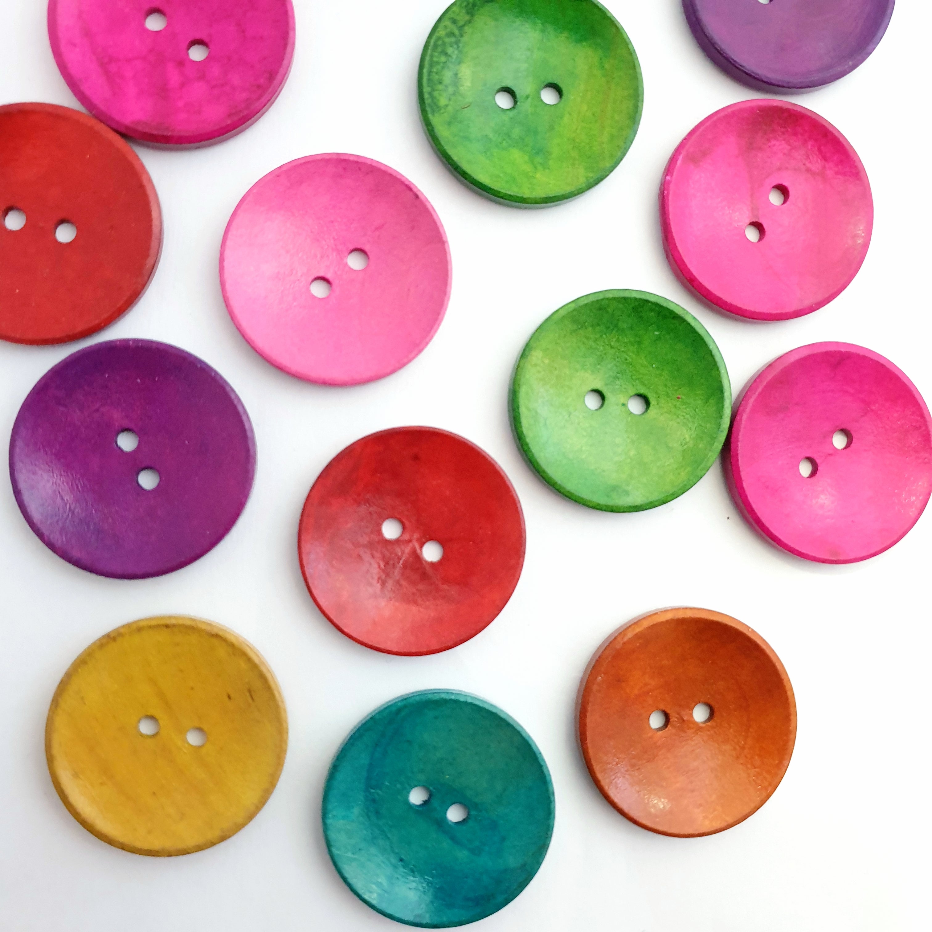 MajorCrafts 16pcs 35mm Mixed Colours 2 Holes Round Large Wooden Sewing Buttons