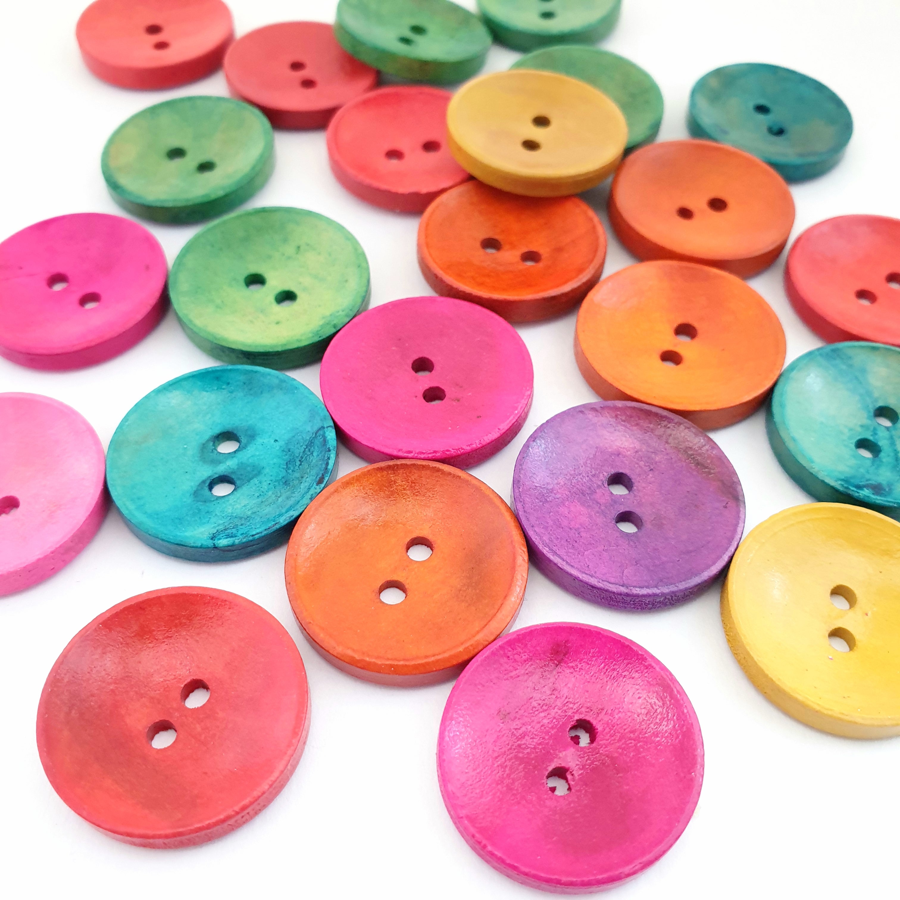 MajorCrafts 24pcs 25mm Random Mixed Colours Plain Round 2 Holes Large Wooden Sewing Buttons