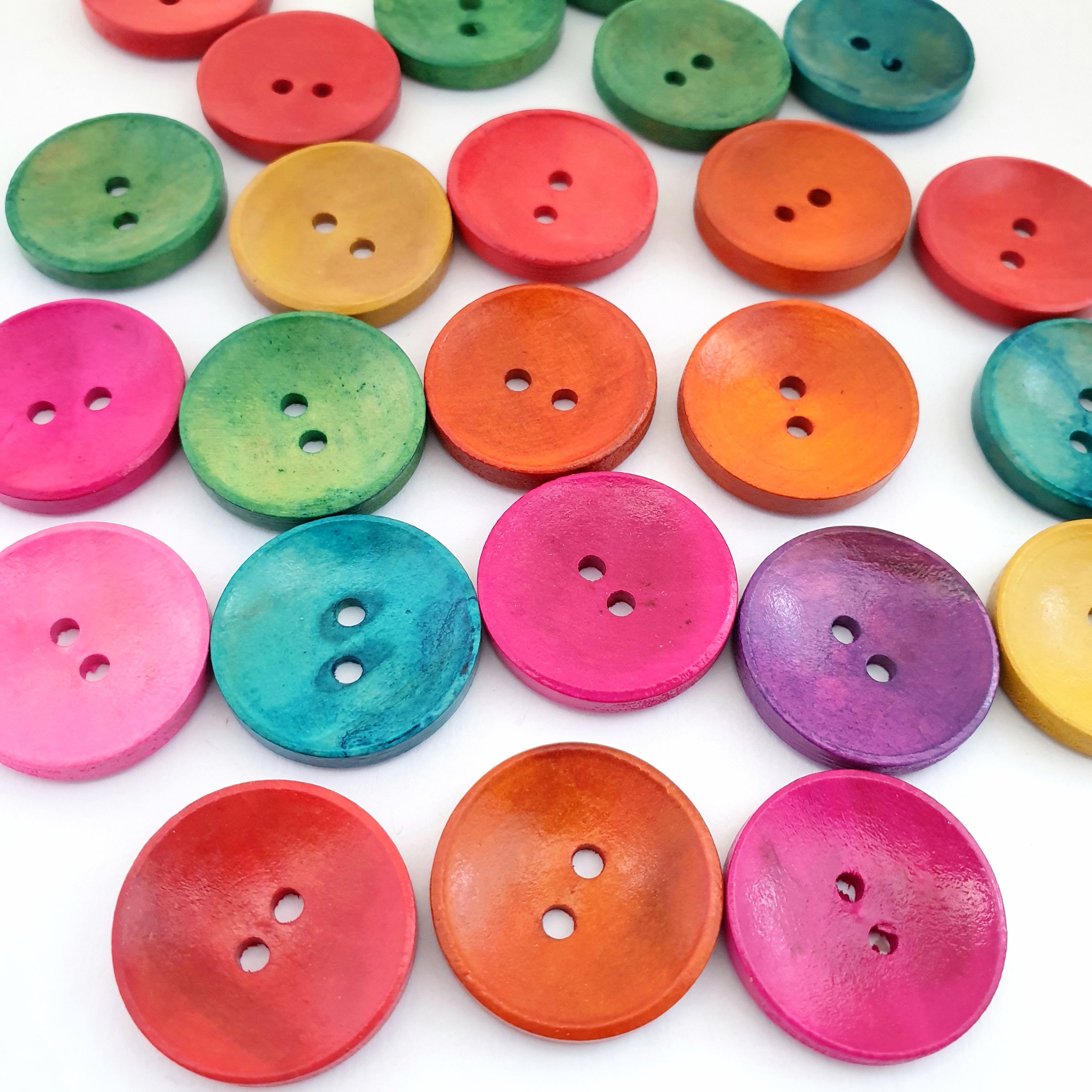 MajorCrafts 24pcs 25mm Random Mixed Colours Plain Round 2 Holes Large Wooden Sewing Buttons
