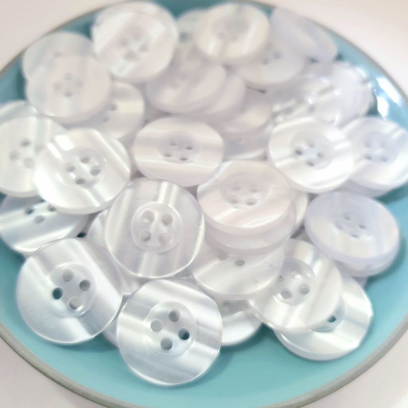 MajorCrafts 40pcs 18mm Clear White Pearlescent 4 Holes Round Resin Sewing Buttons