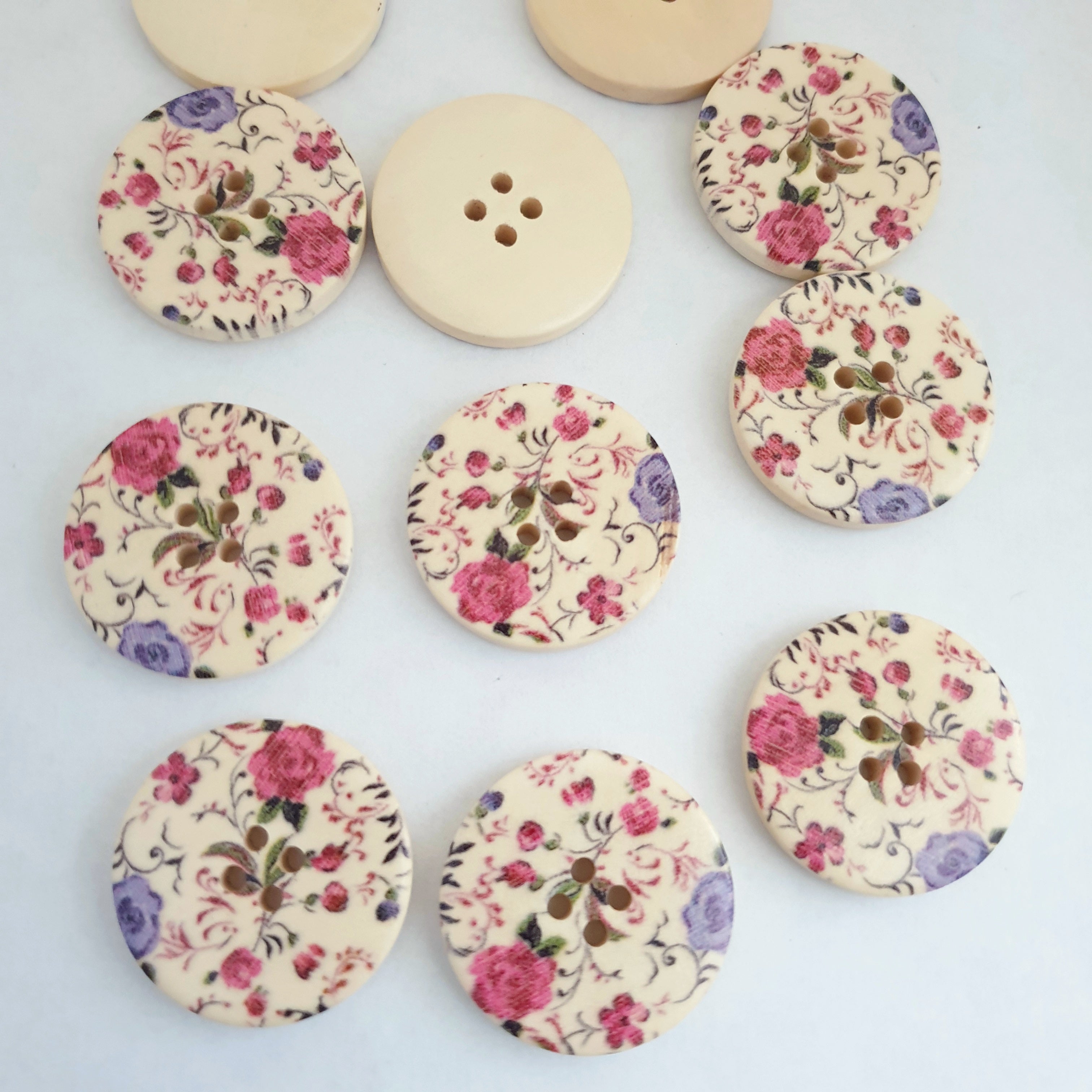 MajorCrafts 16pcs 30mm Rose Pink & Lavender Floral Pattern 4 Holes Round Large Wooden Sewing Buttons