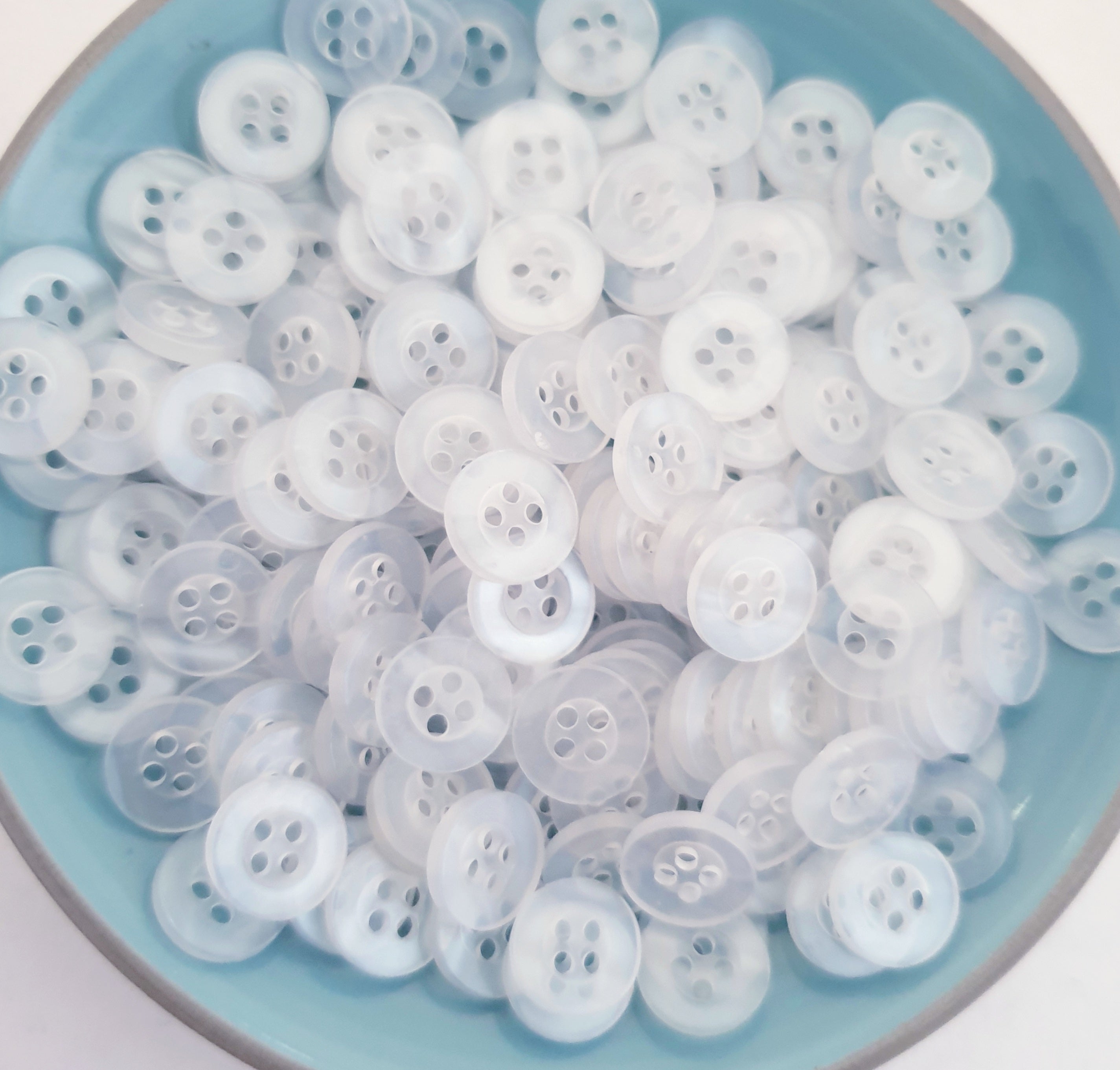MajorCrafts 80pcs 10mm Clear White 4 Holes Small Round Resin Sewing Buttons