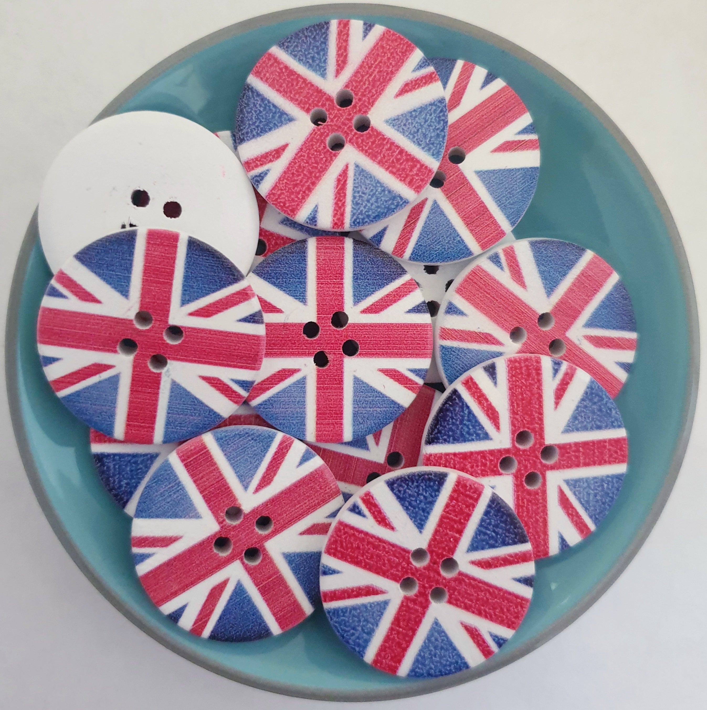 MajorCrafts 16pcs 30mm Union Jack British Flag Pattern 4 Holes Large Wood Sewing Buttons