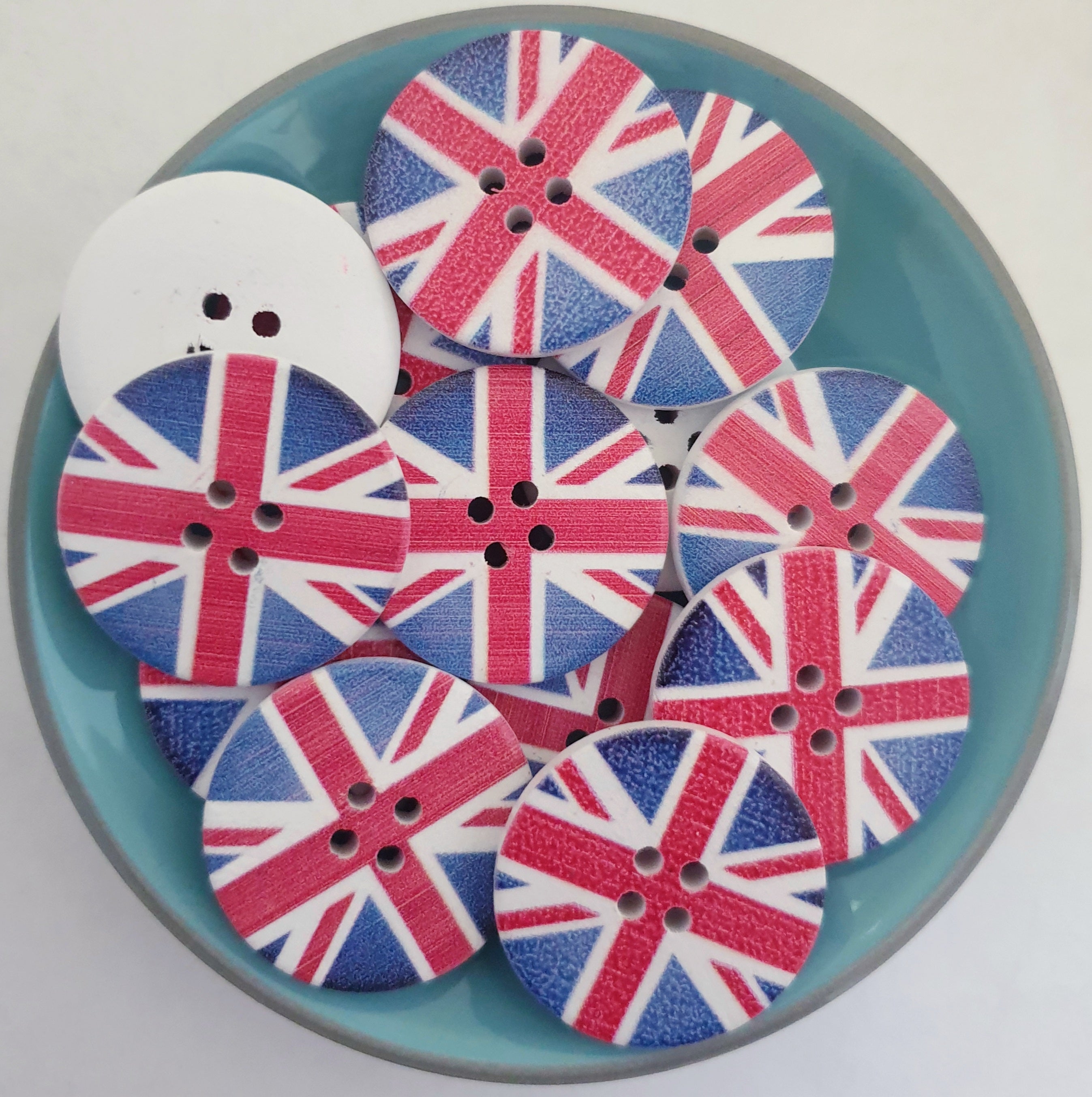 MajorCrafts 16pcs 30mm Union Jack British Flag Pattern 4 Holes Large Wooden Sewing Buttons