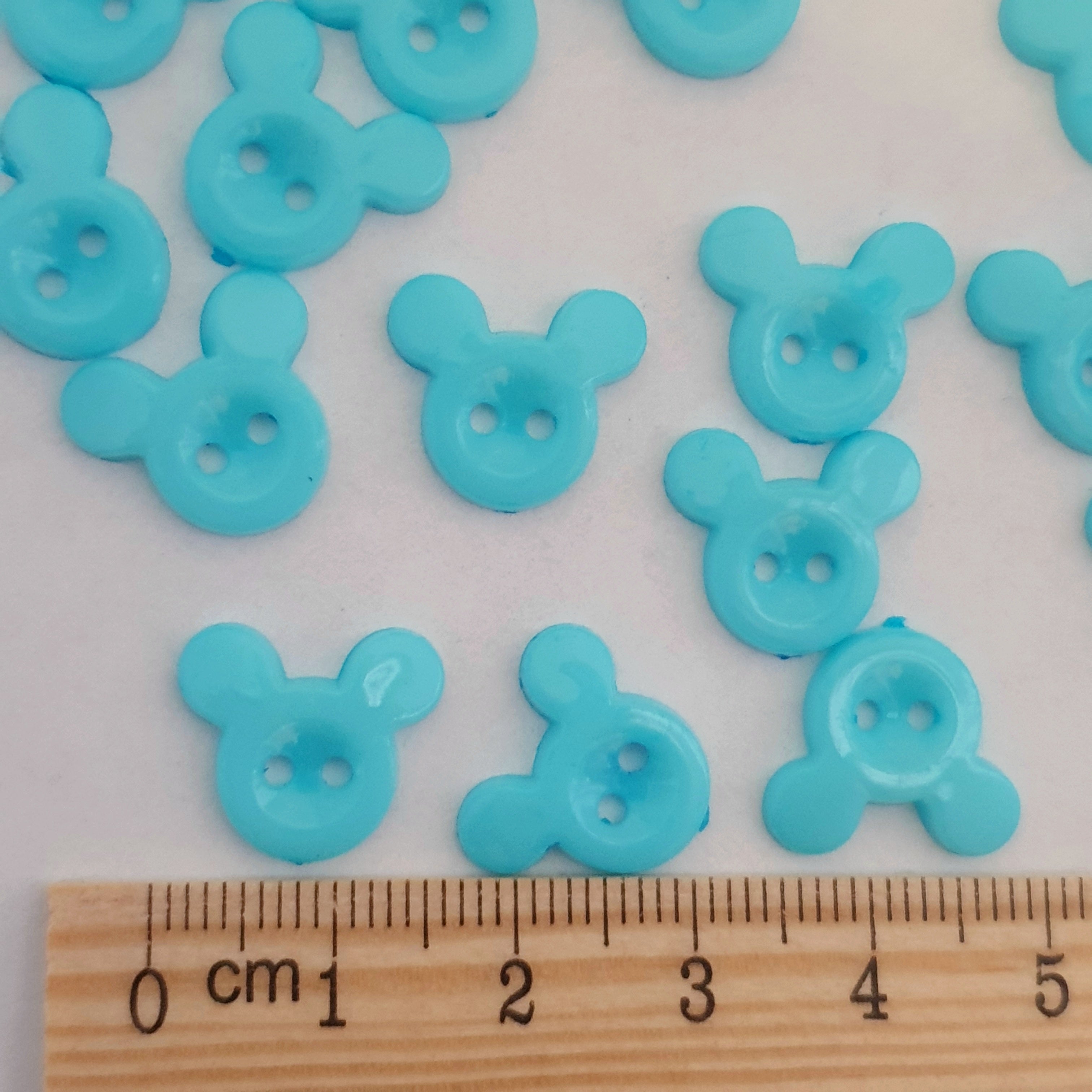 MajorCrafts 40pcs 15mm Aqua Blue Mouse Shaped 2 Holes Resin Sewing Buttons
