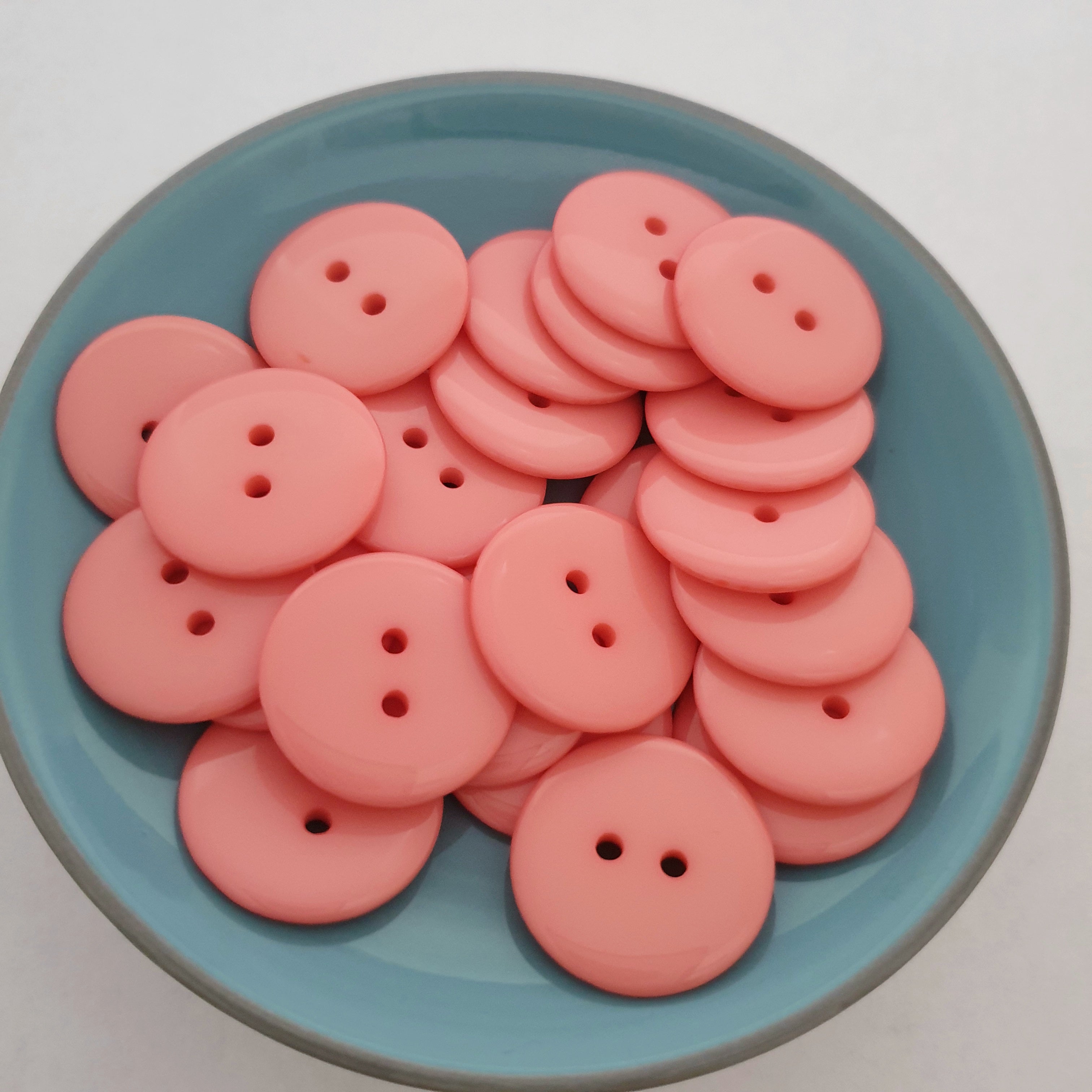MajorCrafts 36pcs 23mm Coral Pink 2 Holes Round Large Resin Sewing Buttons