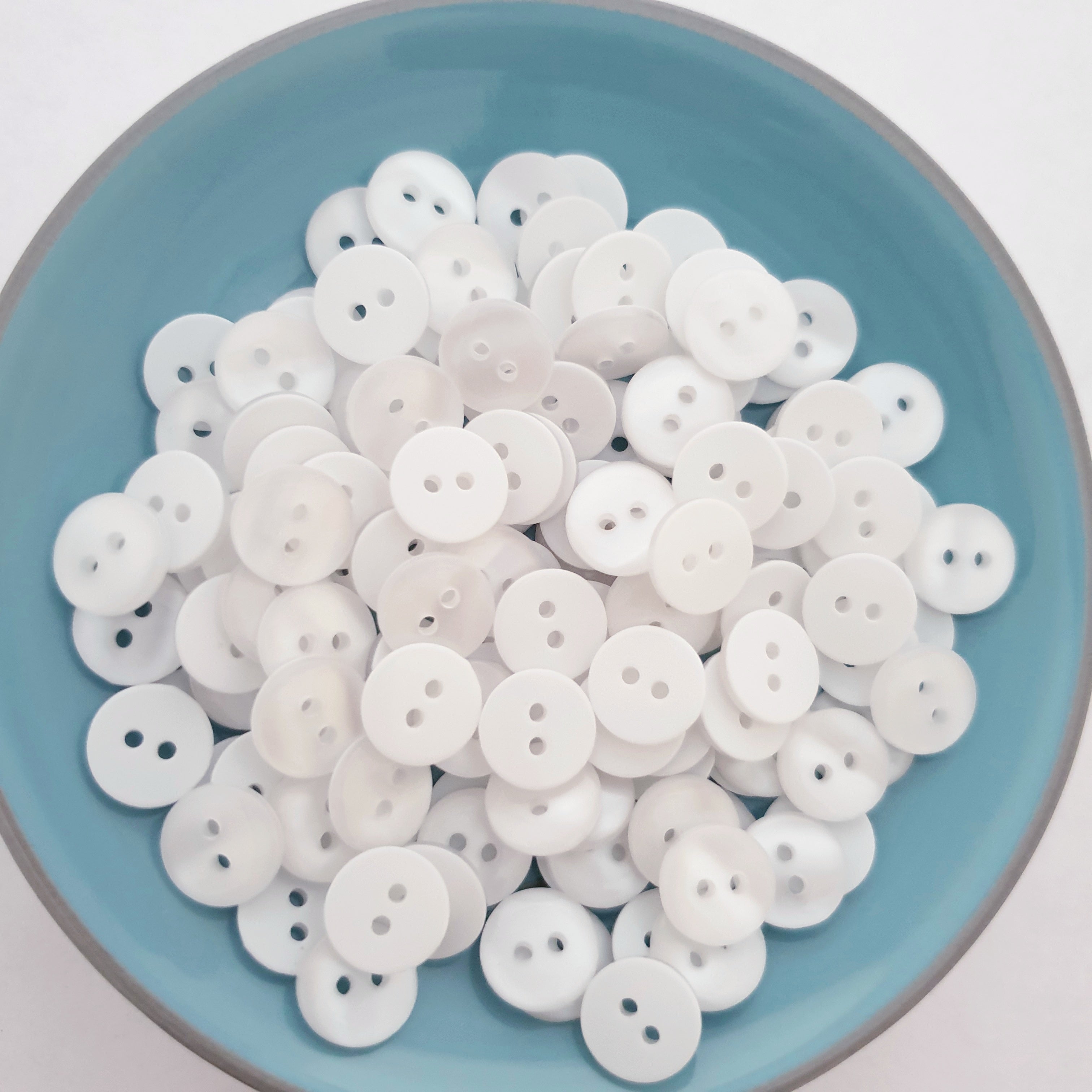 MajorCrafts 80pcs 10mm White Pearlescent 2 Holes Small Round Resin Sewing Buttons