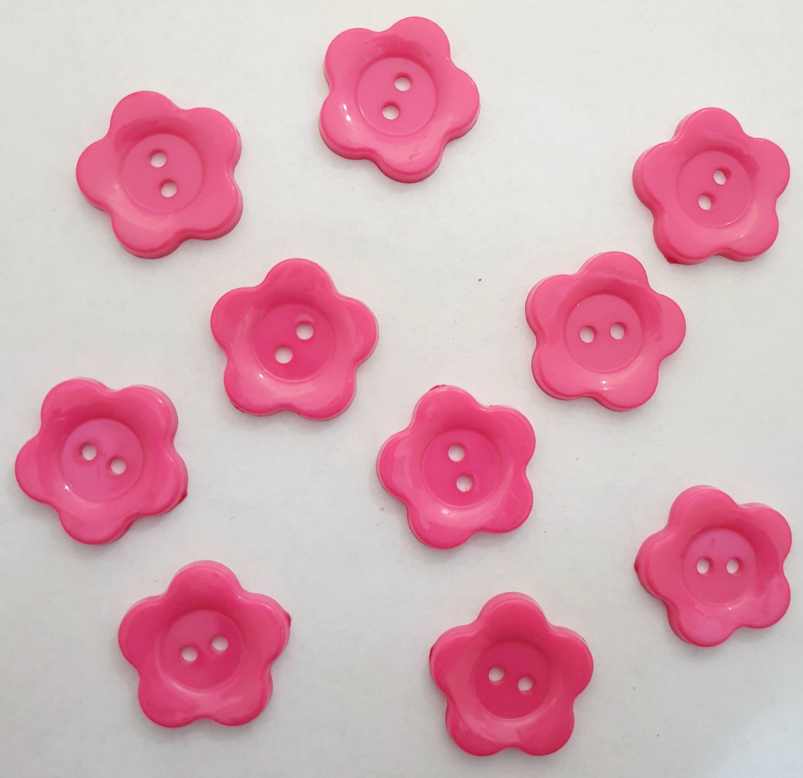 MajorCrafts 34pcs 22mm Hot Pink Flower Shaped 2 Holes Resin Sew-on Buttons