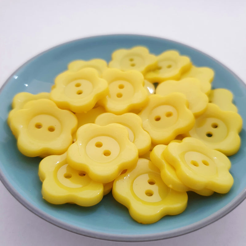MajorCrafts 34pcs 22mm Bright Yellow Flower Shaped 2 Holes Resin Sew-on Buttons