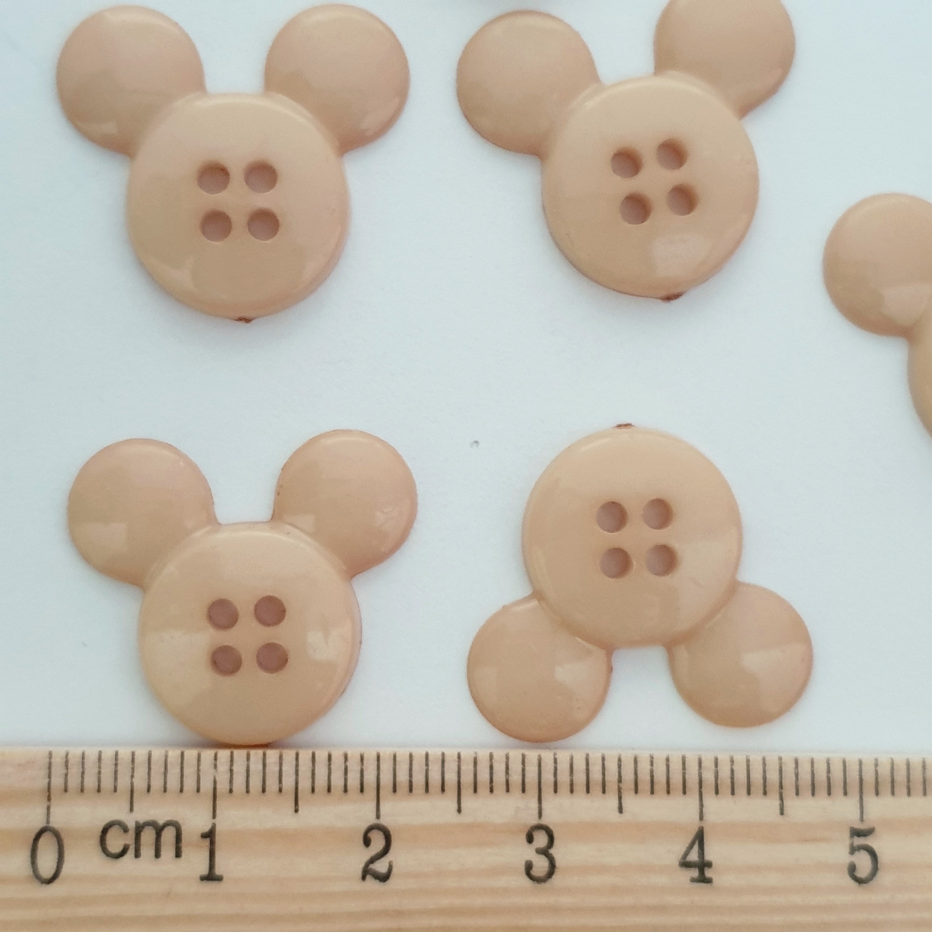 MajorCrafts 34pcs 22mm Beige Brown 4 Holes Mouse Head Shape Resin Sewing Buttons