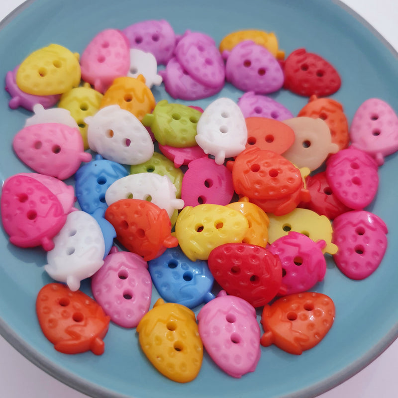 MajorCrafts 50pcs 16mm Mixed Colours Strawberry 2 Holes Resin Sewing Buttons