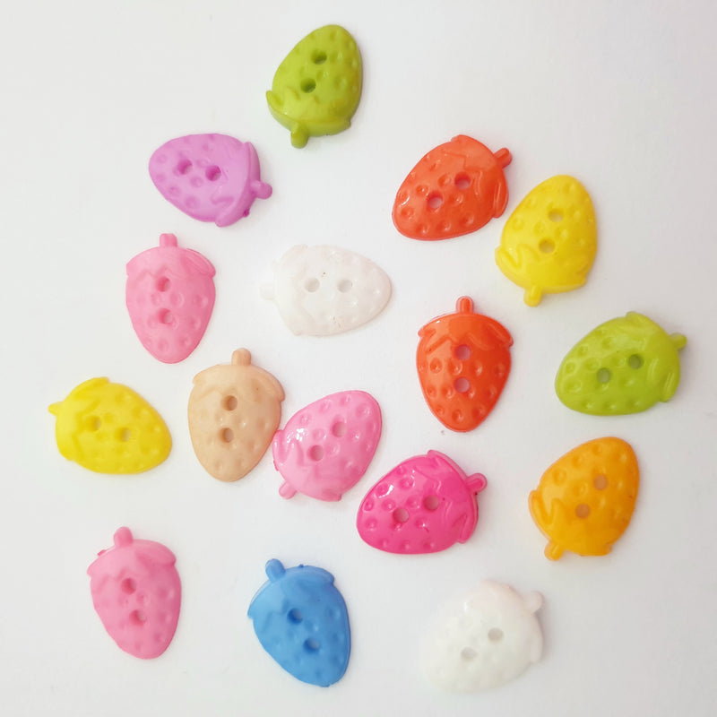 MajorCrafts 50pcs 16mm Mixed Colours Strawberry 2 Holes Resin Sewing Buttons