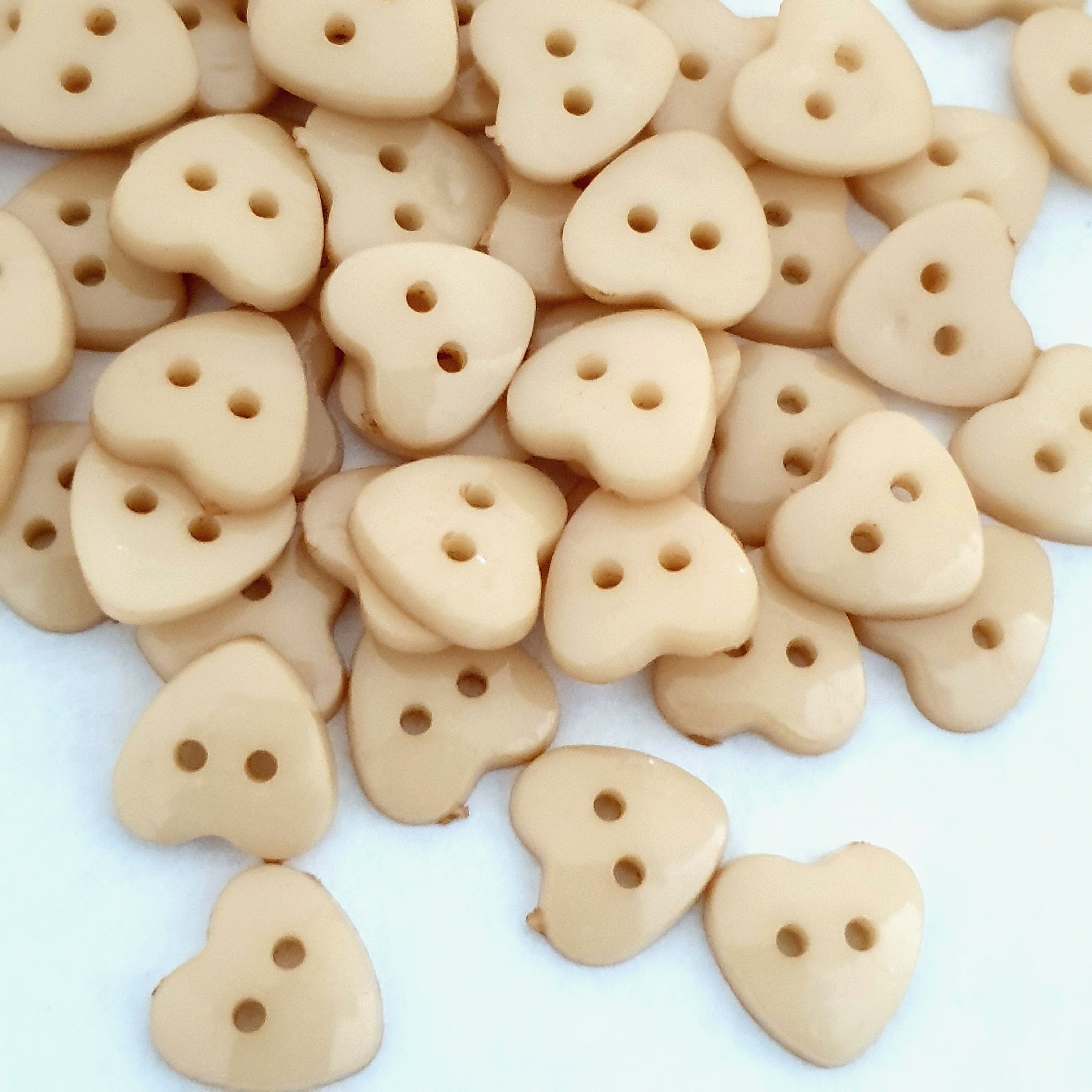 MajorCrafts 60pcs 13mm Beige Brown Heart Shaped 2 Holes Resin Sewing Buttons