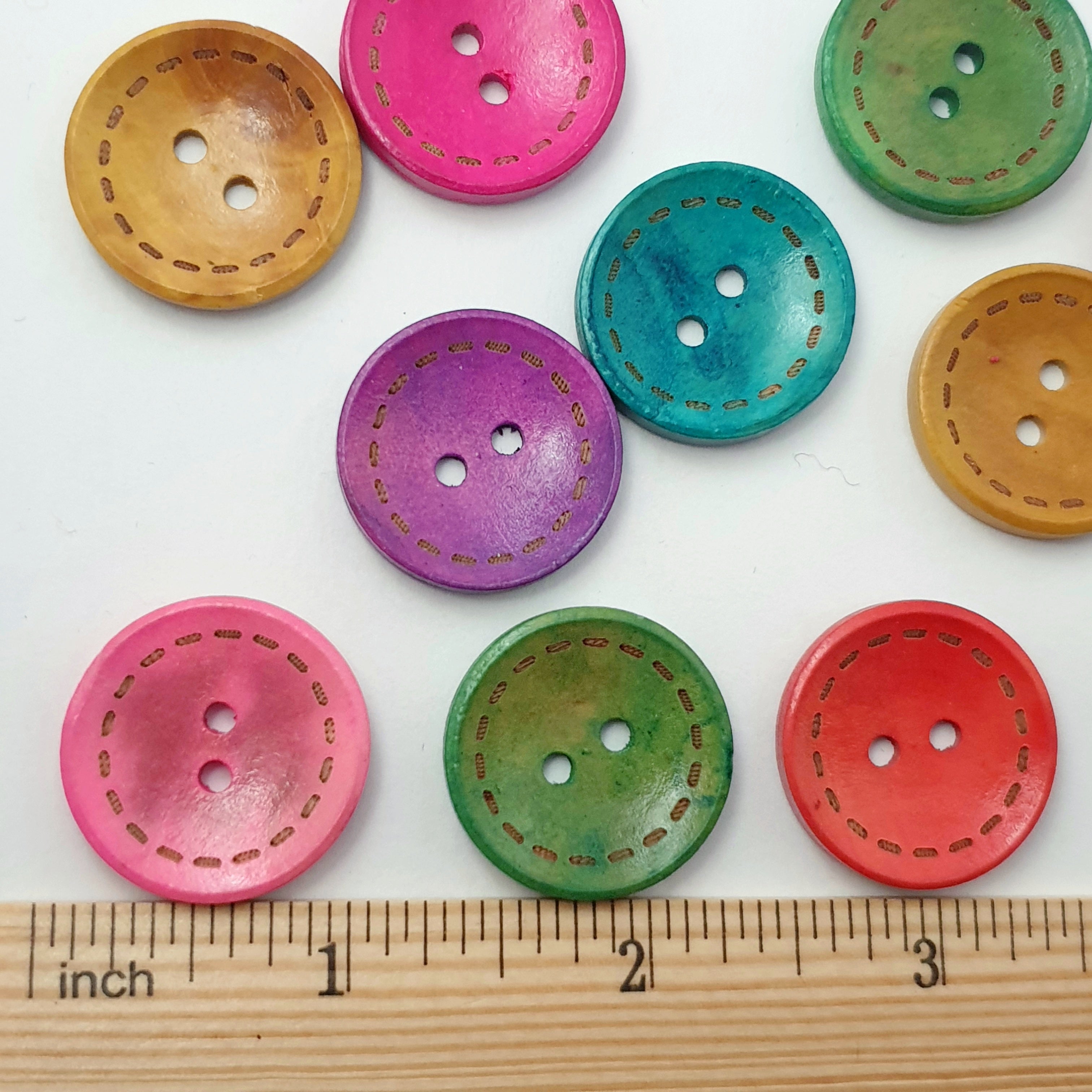 MajorCrafts 16pcs 25mm Mixed Colours Stitch Pattern Round 2 Holes Large Wooden Sewing Buttons