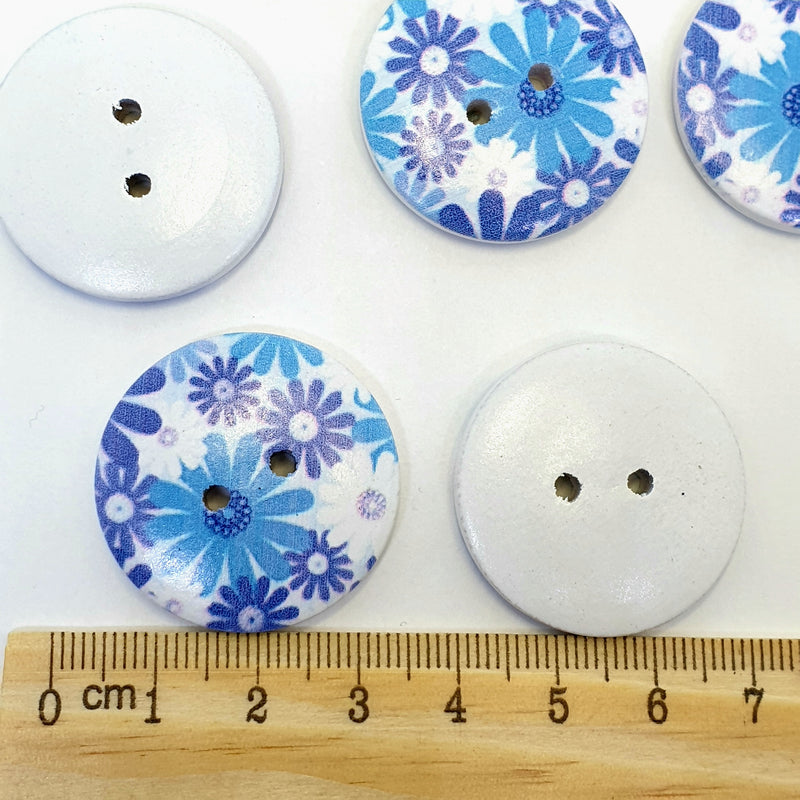 MajorCrafts 16pcs 30mm White & Blue Daisy Flower Pattern 2 Holes Large Wooden Sewing Buttons