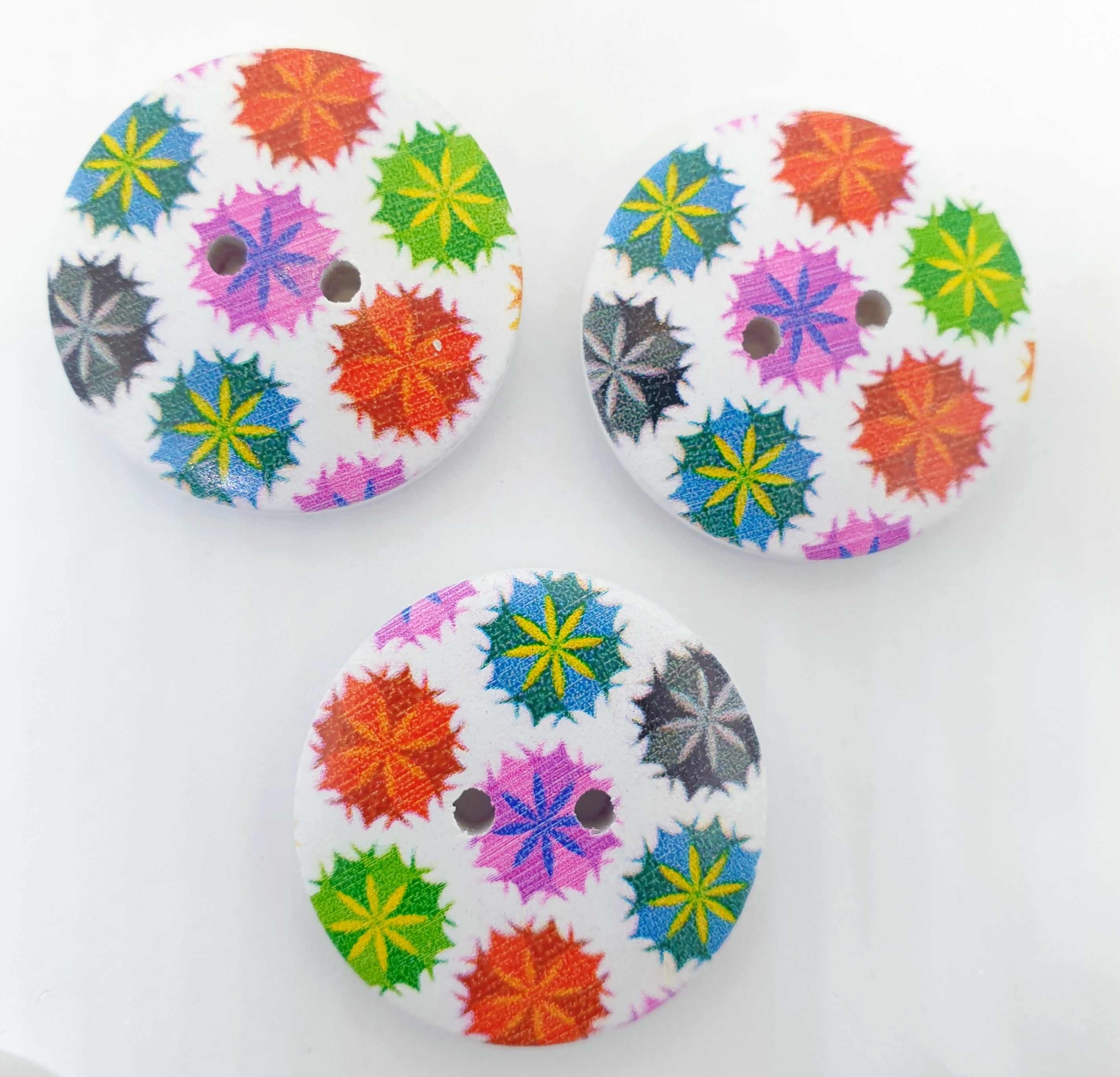 MajorCrafts 16pcs 30mm White with Colourful Wild Flower Pattern  2 Holes Large Wood Sewing Buttons