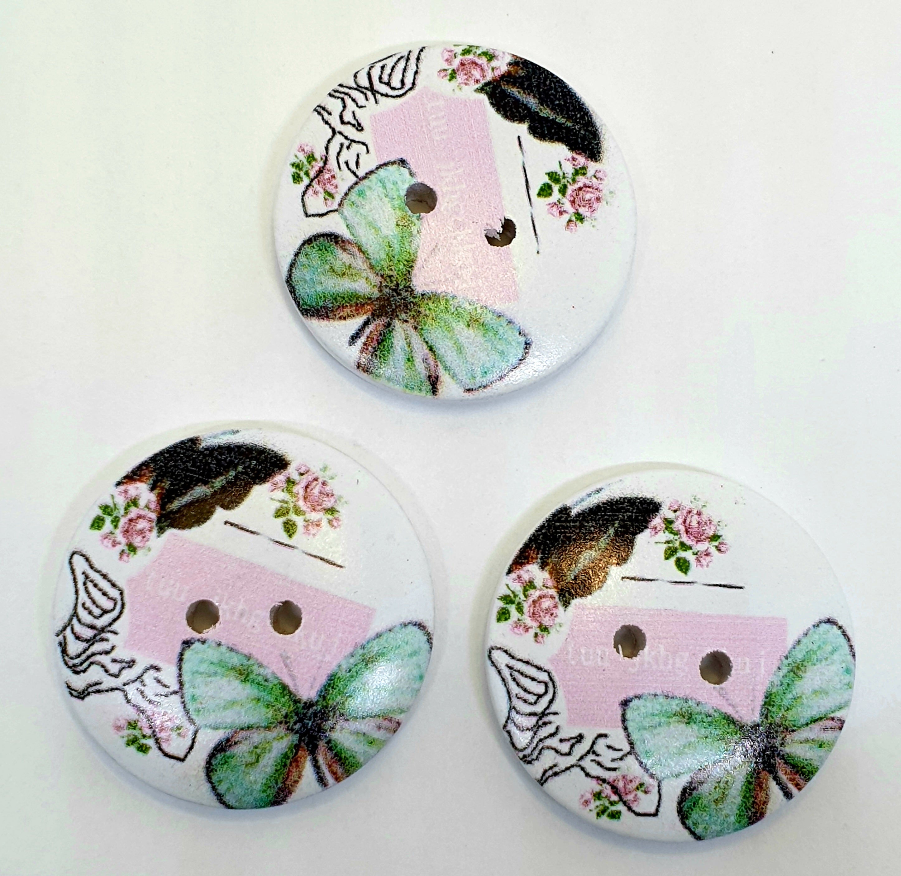 MajorCrafts 16pcs 30mm Pastel Pink and Green Butterfly Vintage Style 2 Holes Large Wooden Sewing Buttons