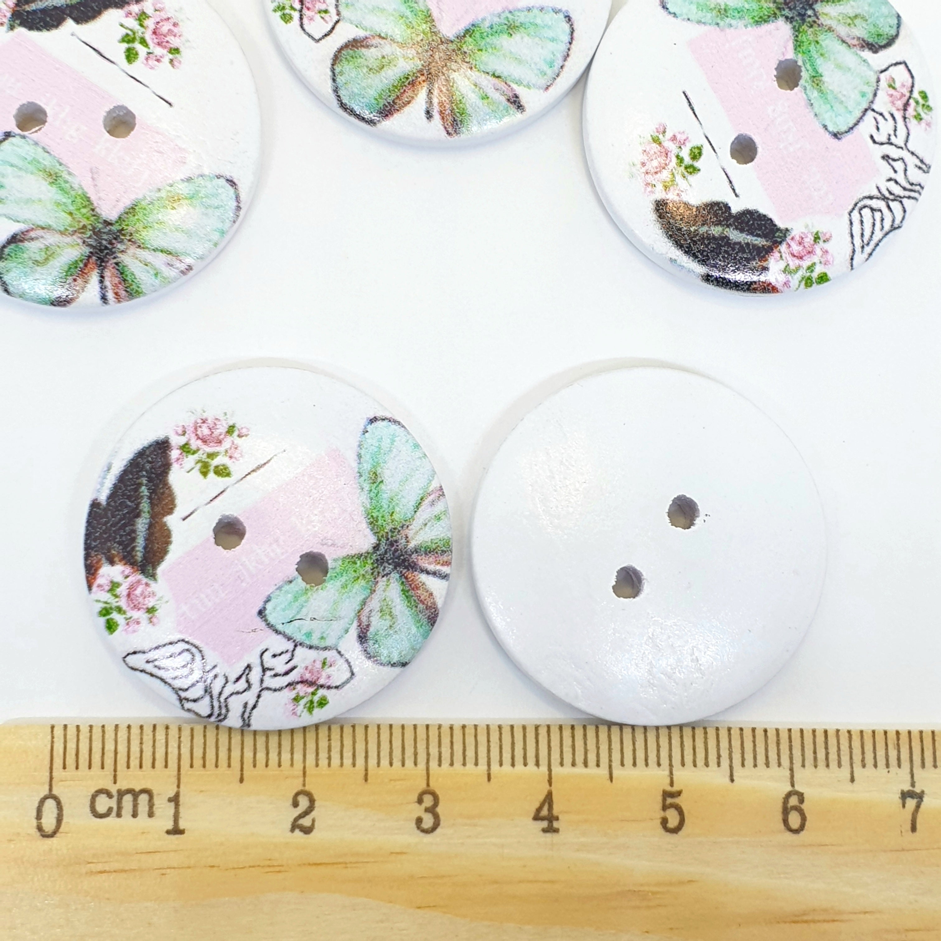 MajorCrafts 10pcs 30mm Pastel Pink and Green Butterfly Vintage Style 2 Holes Large Wooden Sewing Buttons