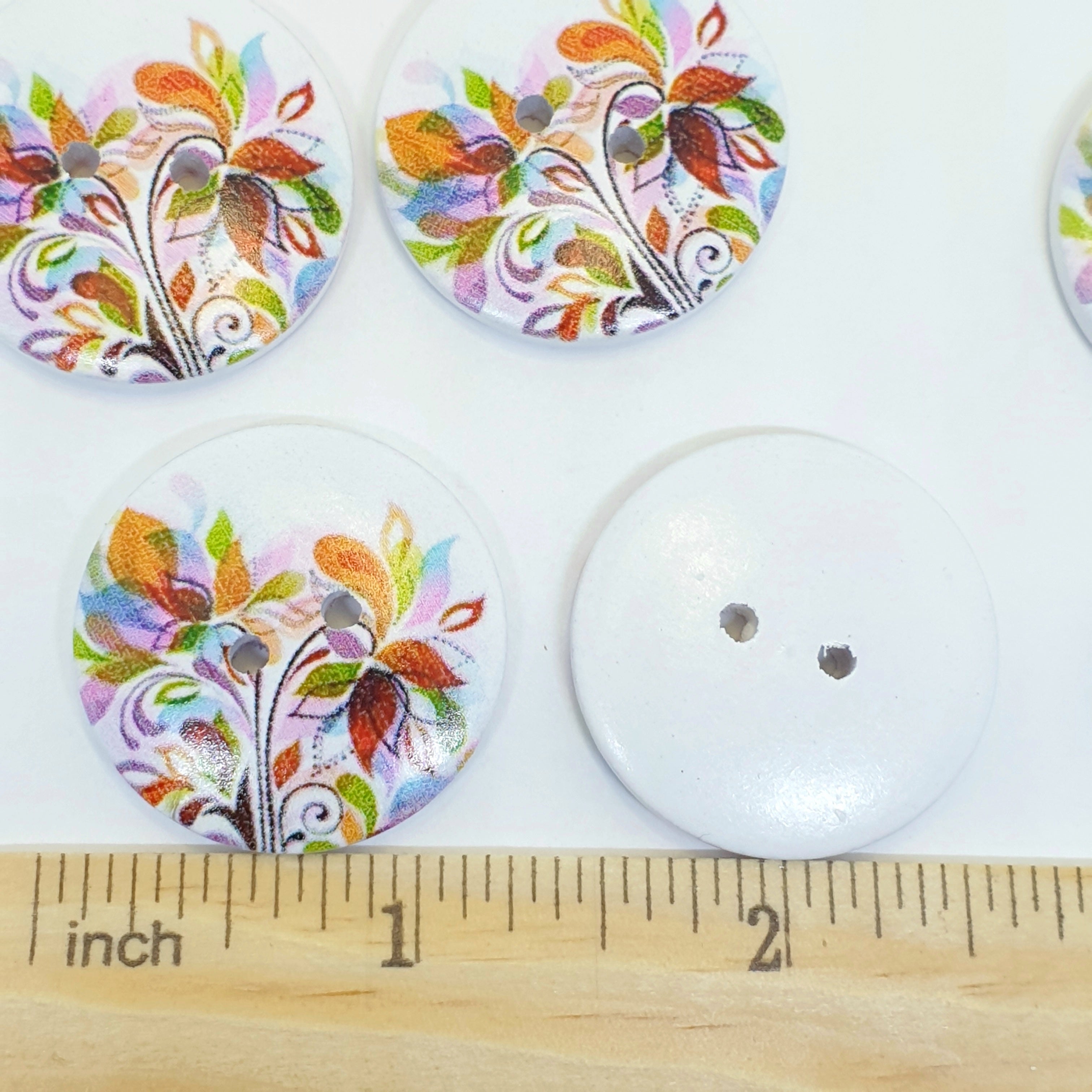 MajorCrafts 16pcs 30mm White & Orange Fiery Flower Pattern 2 Holes Large Wooden Sewing Buttons