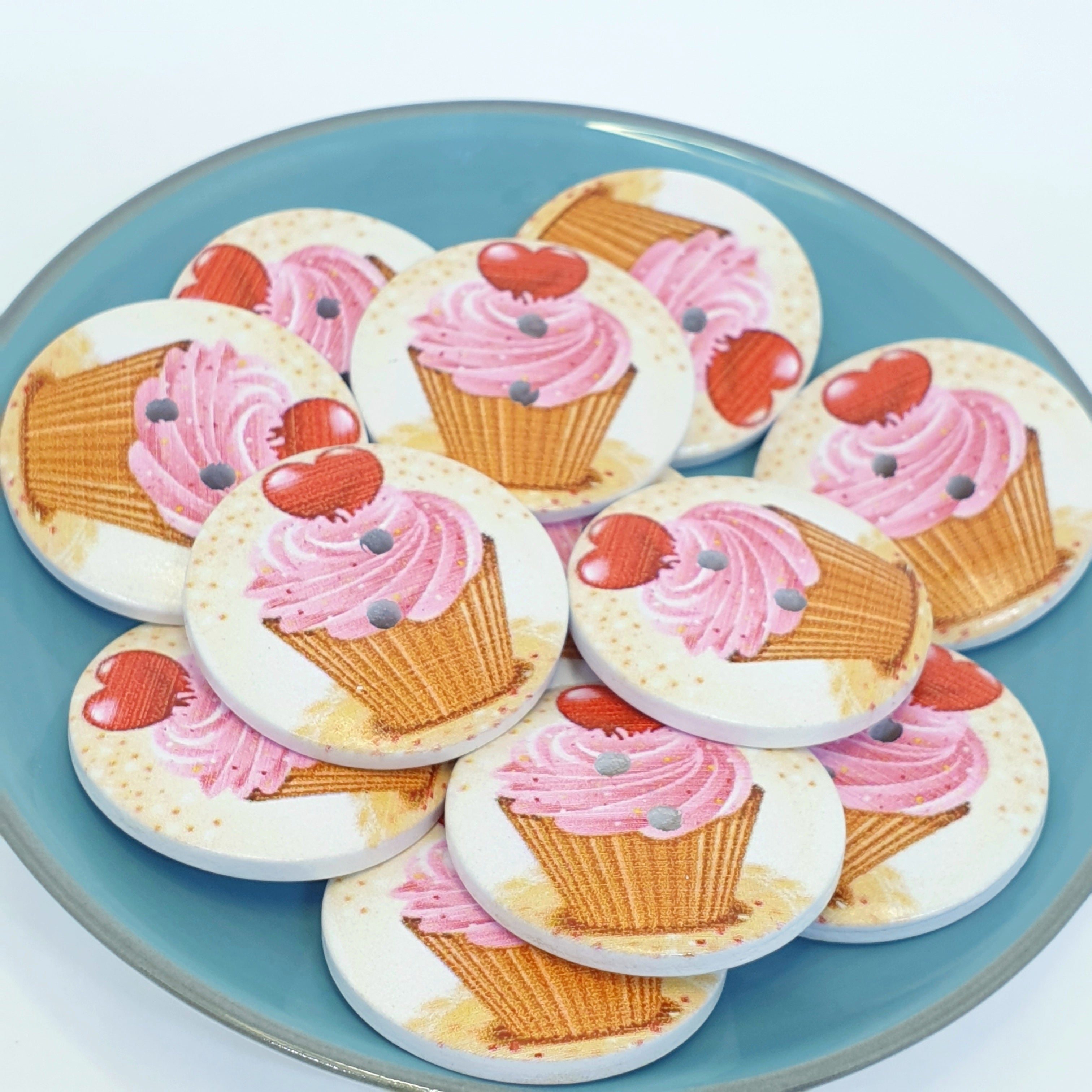 MajorCrafts 16pcs 30mm Pink Cupcake with Red Heart 2 Holes Large Wooden Sewing Buttons