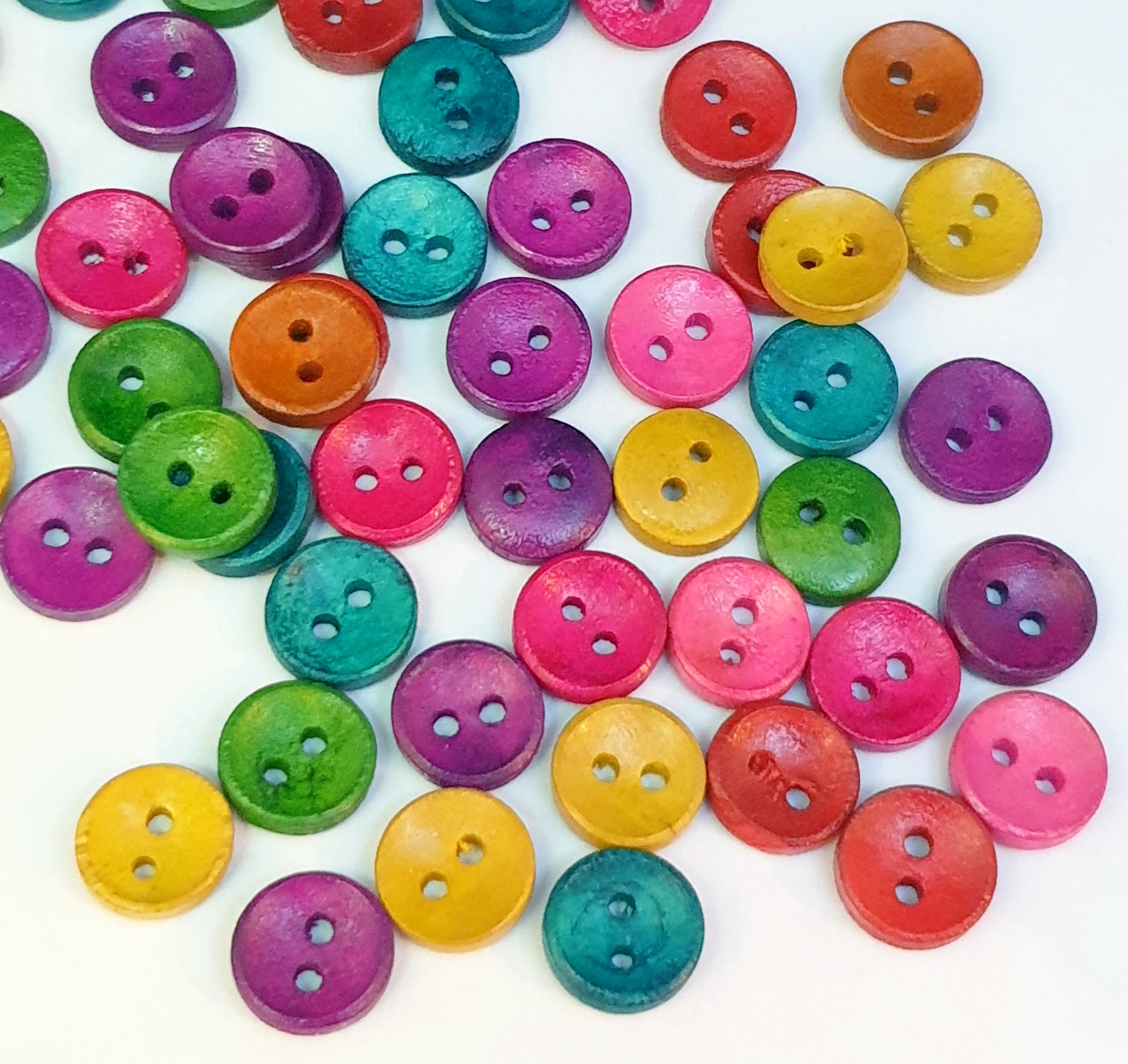MajorCrafts 48pcs 10mm Random Mixed Colours Plain Round 2 Holes Small Wooden Sewing Buttons