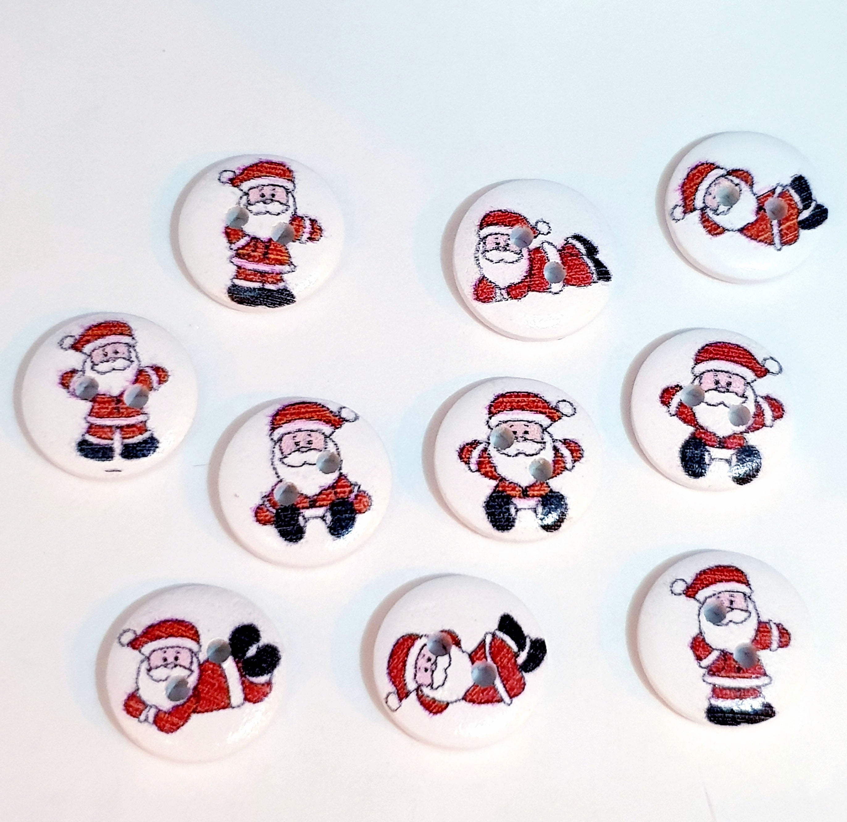 MajorCrafts 48pcs 15mm White and Red Mixed Style Christmas Santa Claus Pattern 2 Holes Round Wooden Sewing Buttons