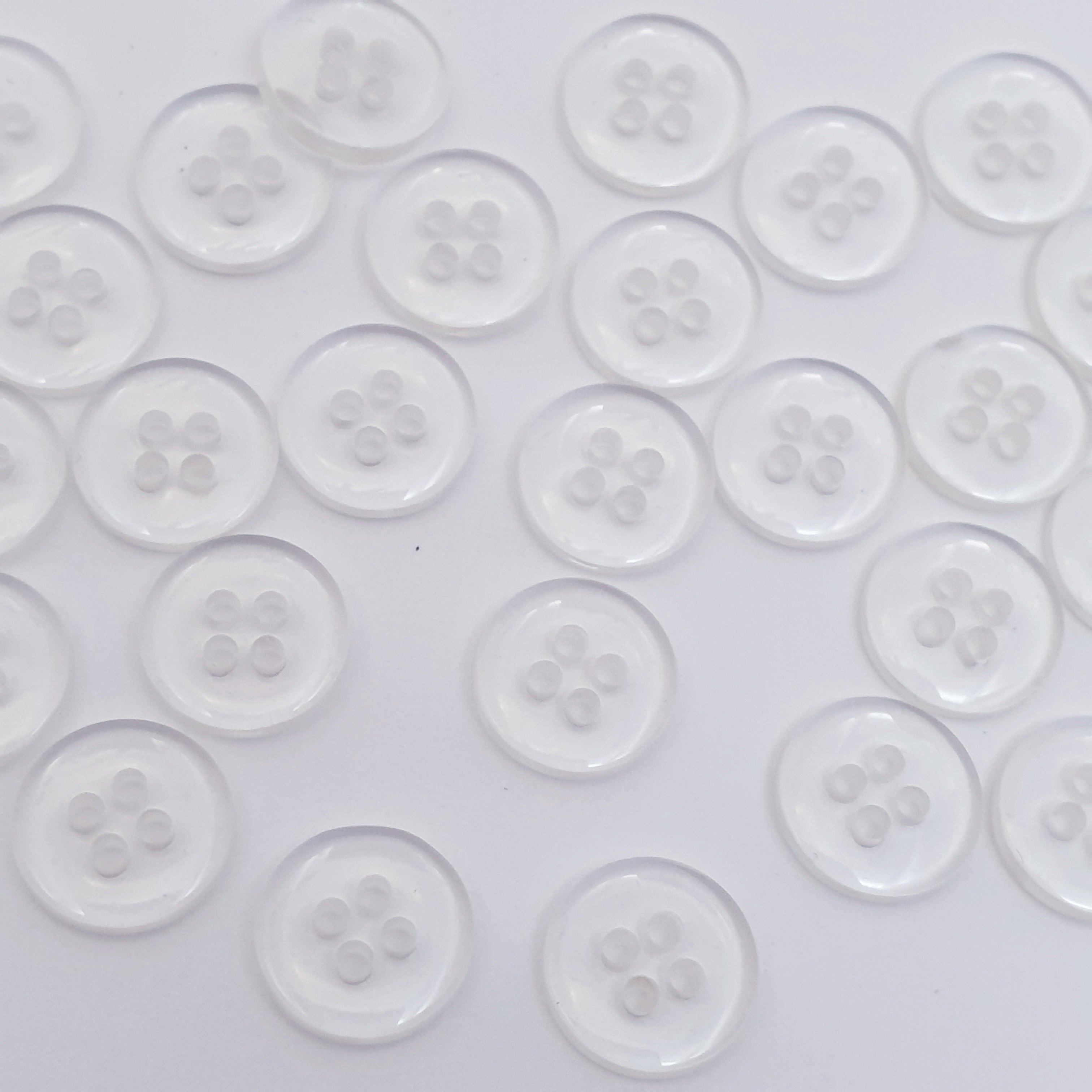 MajorCrafts 100pcs 12.5mm Transparent Clear 4 Holes Small Round Resin Sewing Buttons