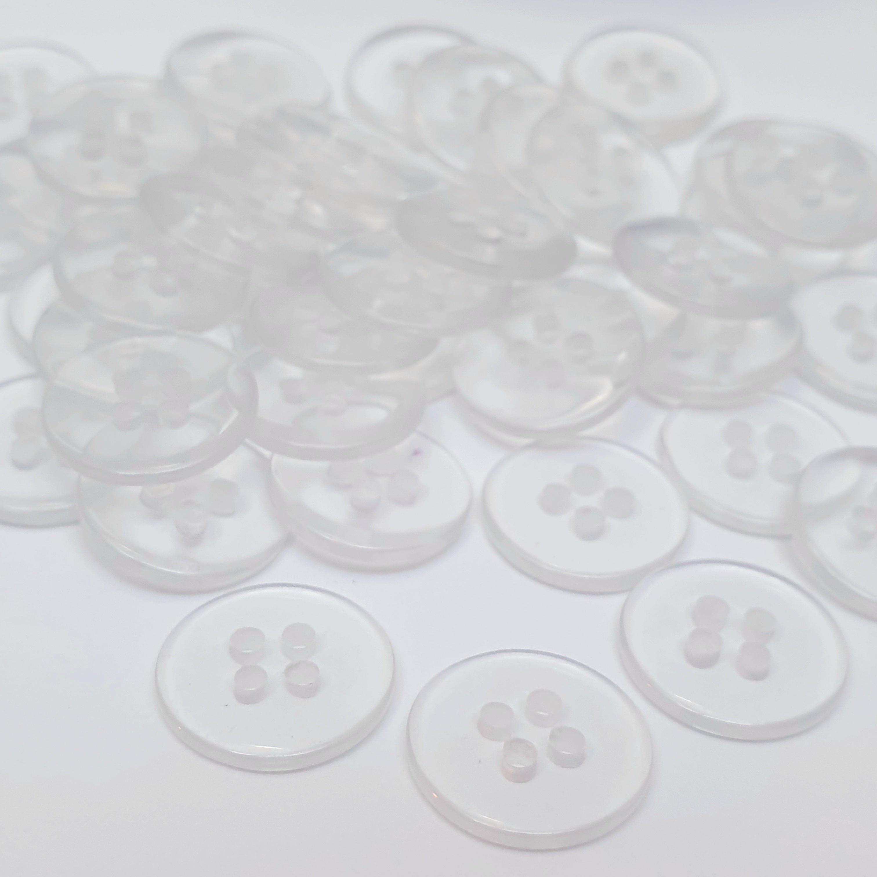 MajorCrafts 60pcs 15mm Transparent Clear 4 Holes Round Resin Sewing Buttons