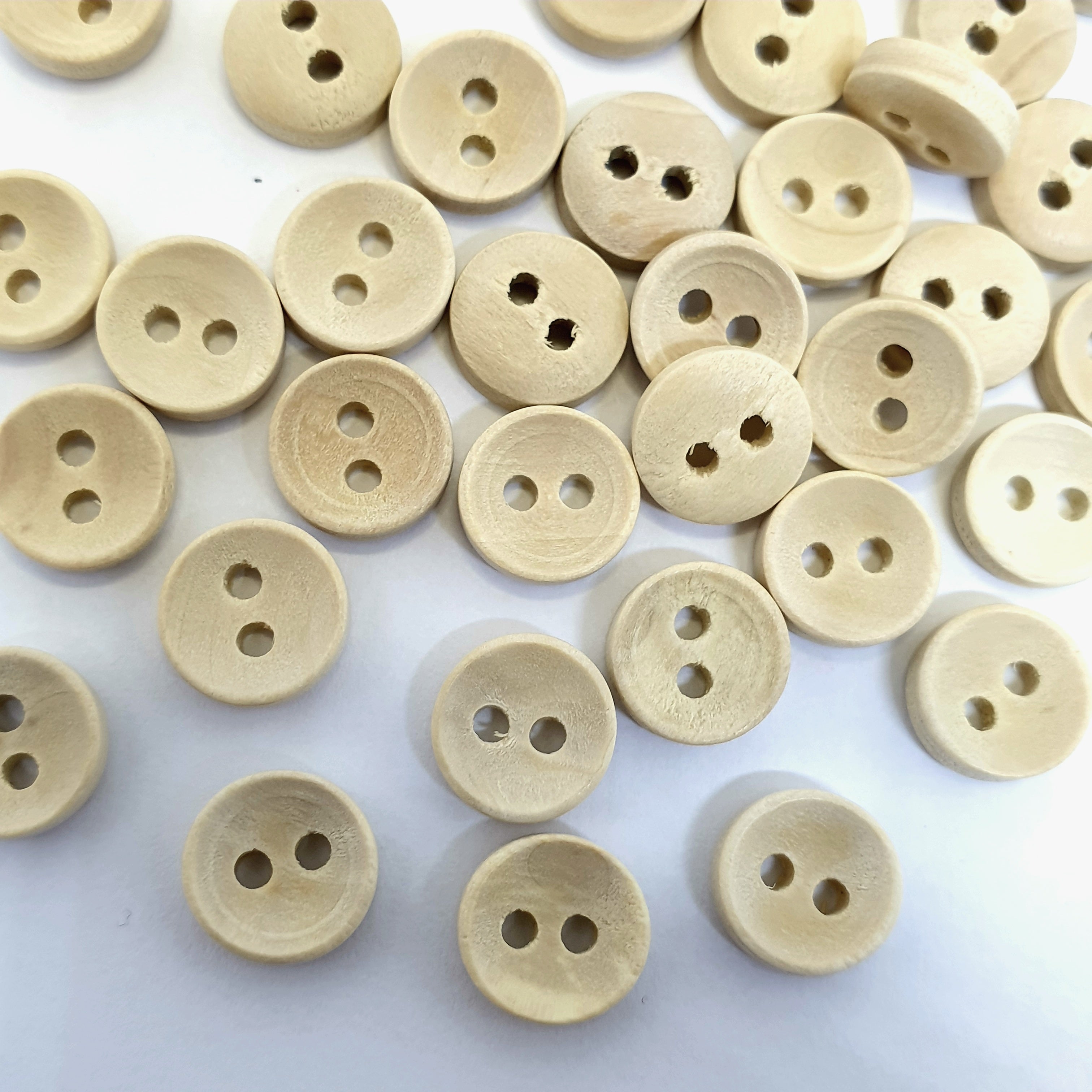 MajorCrafts 48pcs 10mm Light Brown Plain Round 2 Holes Small Wooden Sewing Buttons