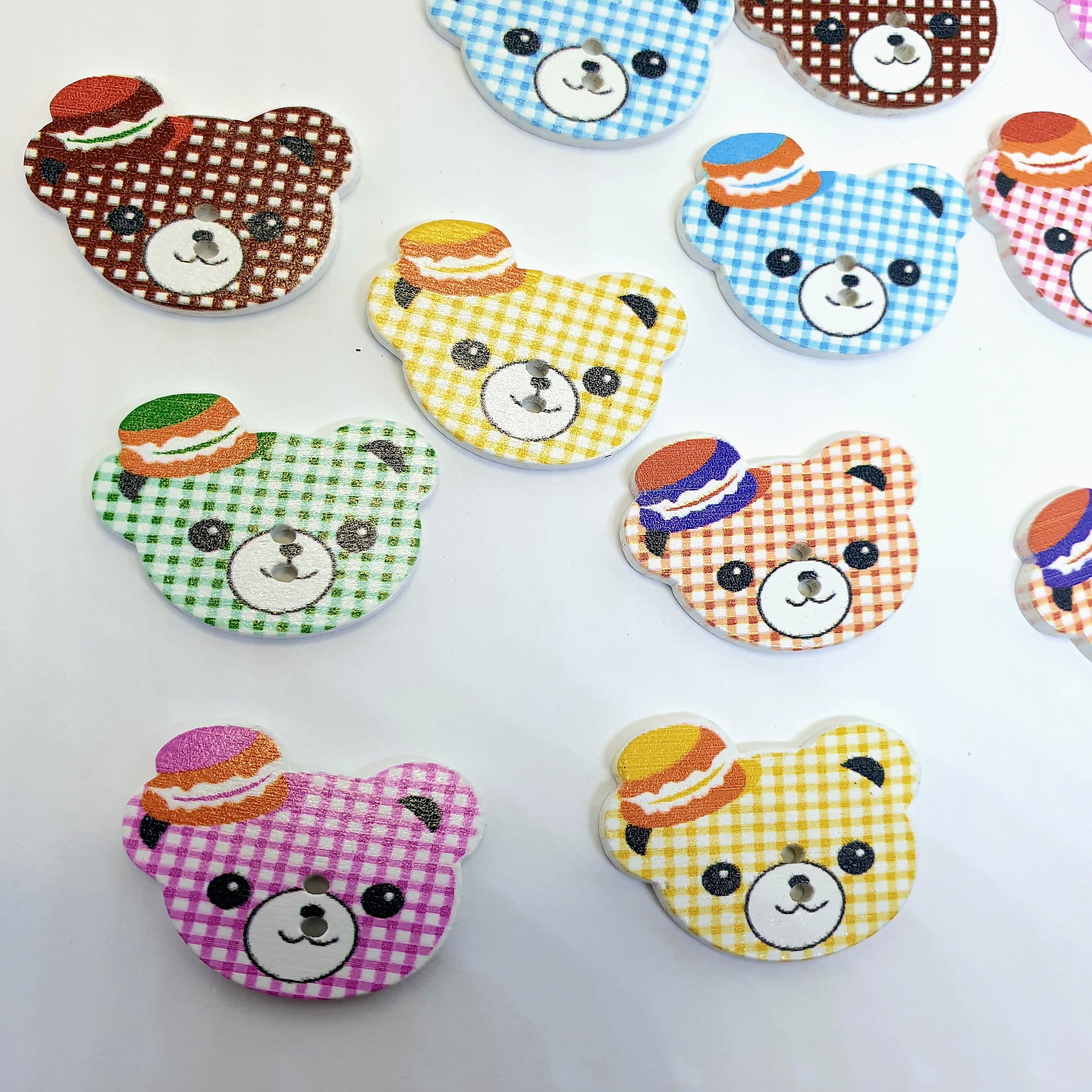 MajorCrafts 20pcs 30mm x 22mm Mixed Checkered Colours Teddy Bear 2 Holes Large Wooden Sewing Buttons