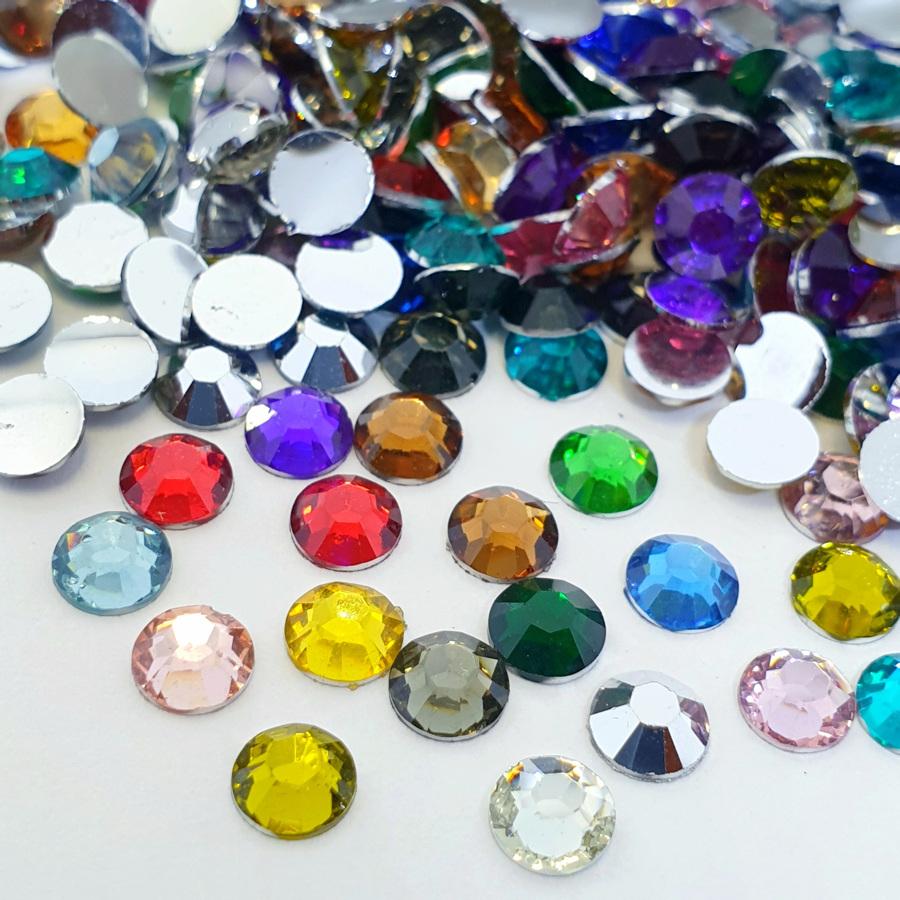 MajorCrafts Mixed Solid Colours Flat Back Round 14 Facets Resin Rhinestones C55