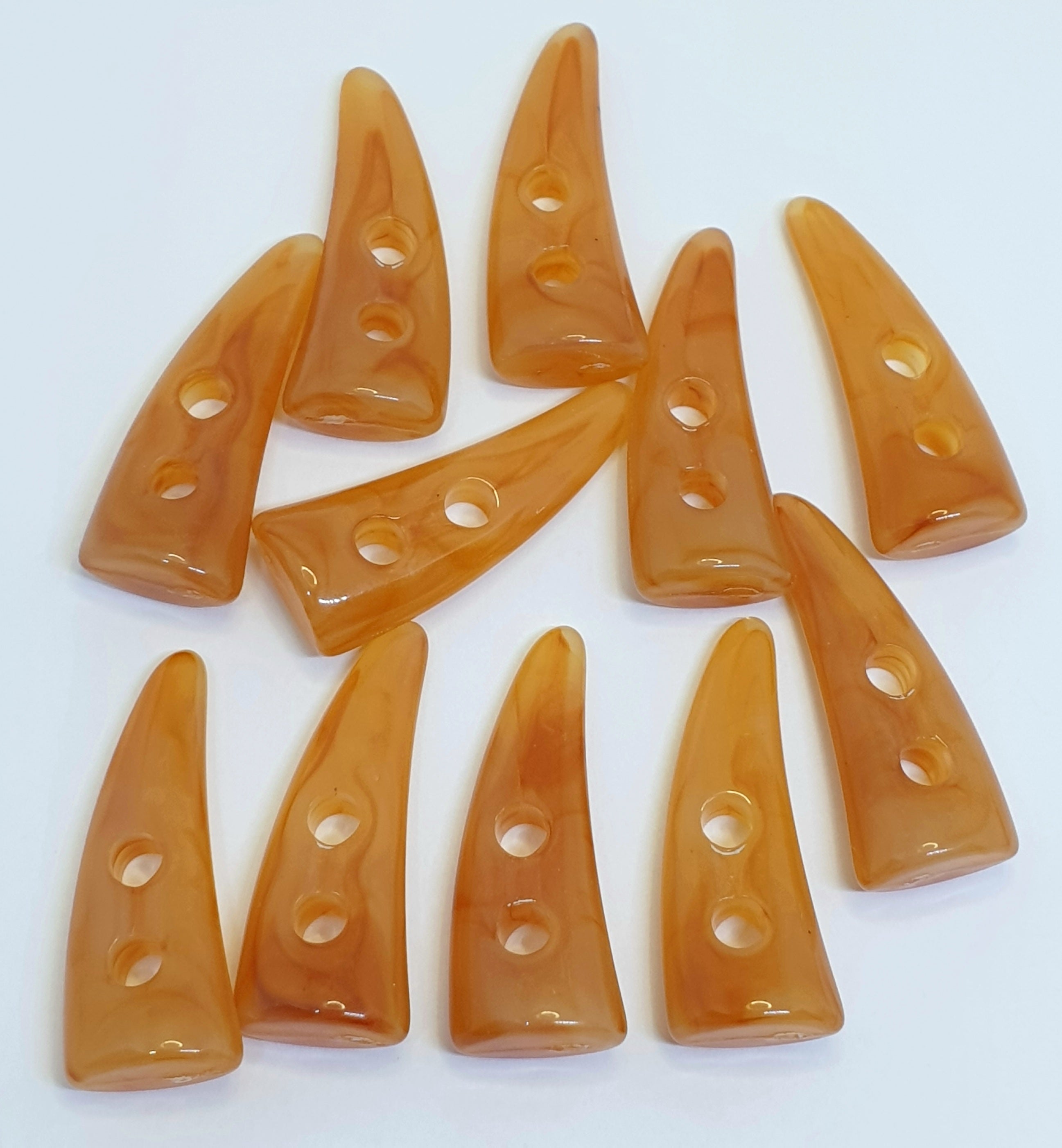 MajorCraft 16pcs 30mm Golden Brown Horn/Tooth Shaped 2 Holes Sewing Toggle Acrylic Buttons