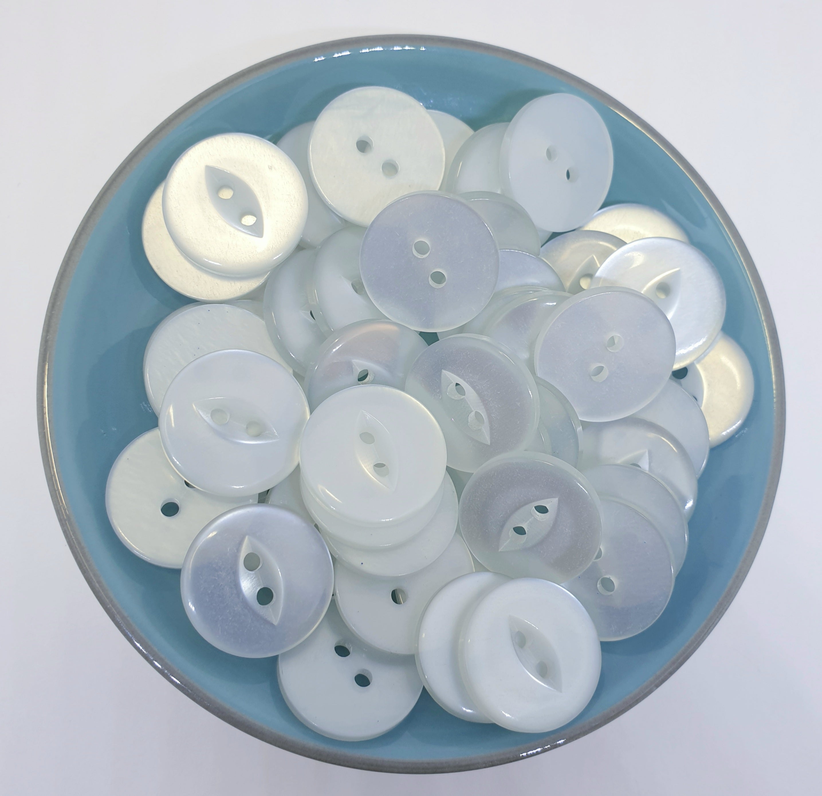 MajorCrafts 40pcs 19mm White Pearlescent Fish Eye 2 Holes Round Acrylic Sewing Buttons