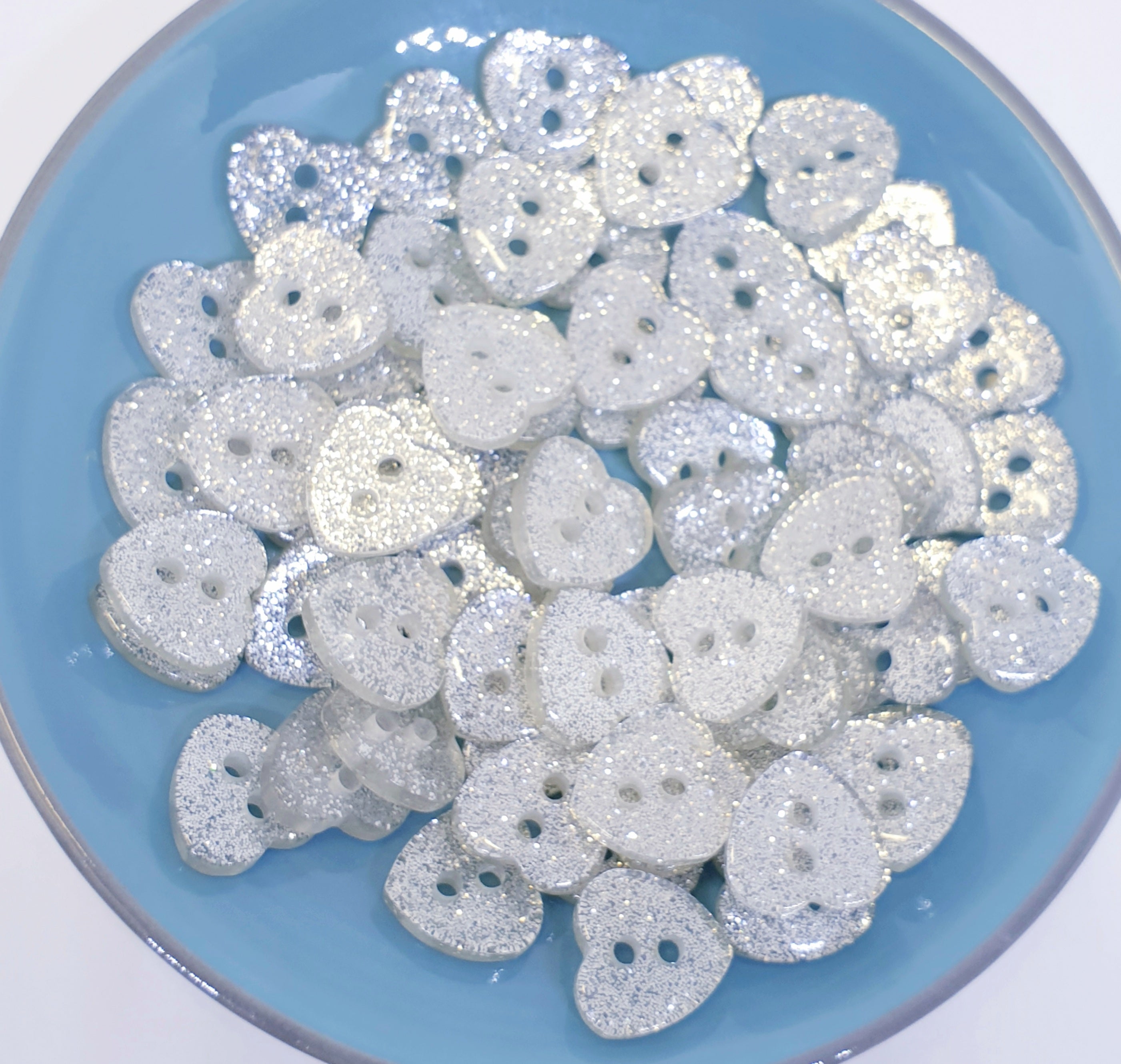 MajorCrafts 40pcs 12.5mm Clear Silver Glitter 2 Holes Small Heart Shaped Resin Sewing Buttons