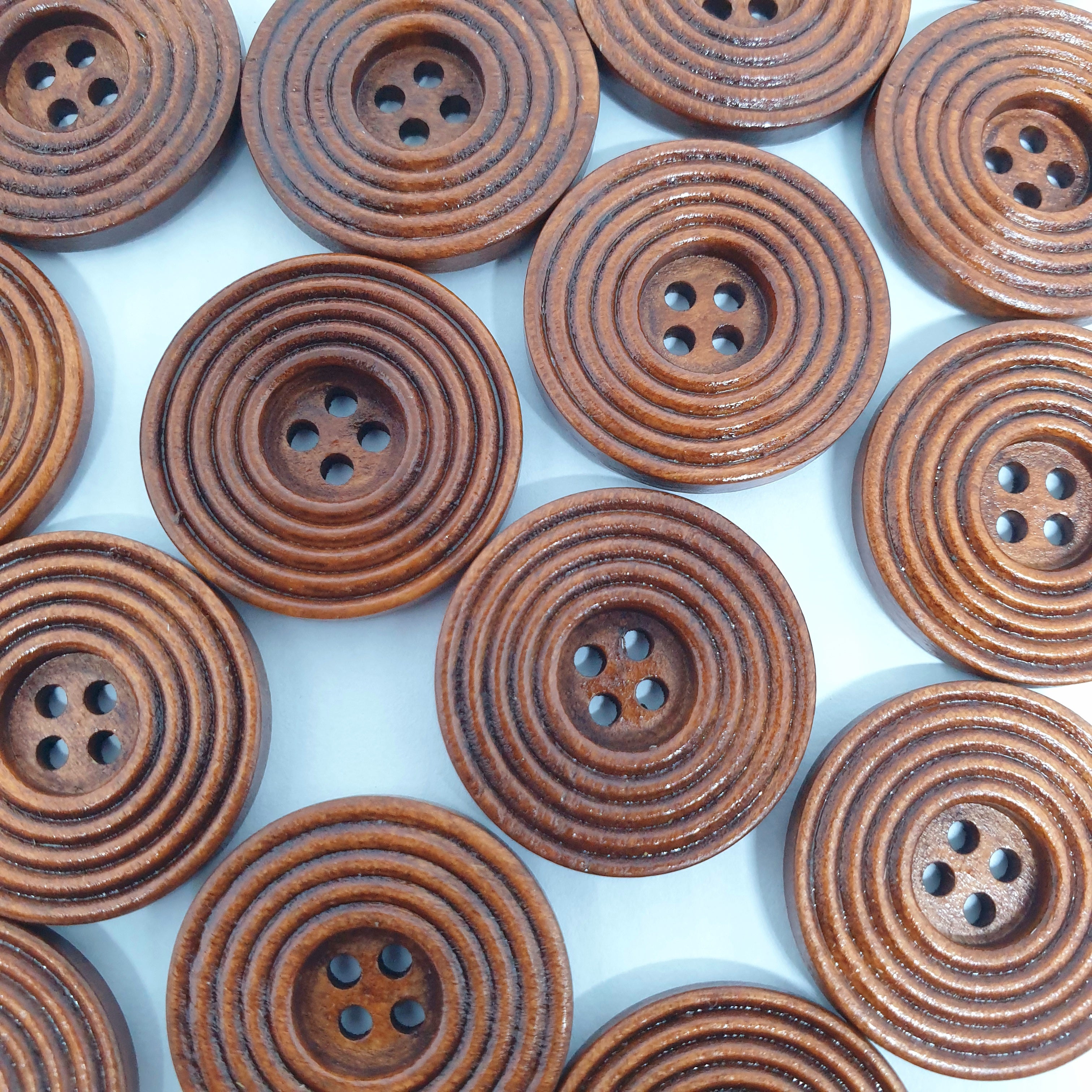 MajorCrafts 24pcs 25mm Brown Circle Carved 4 Holes Round Large Wooden Sewing Buttons