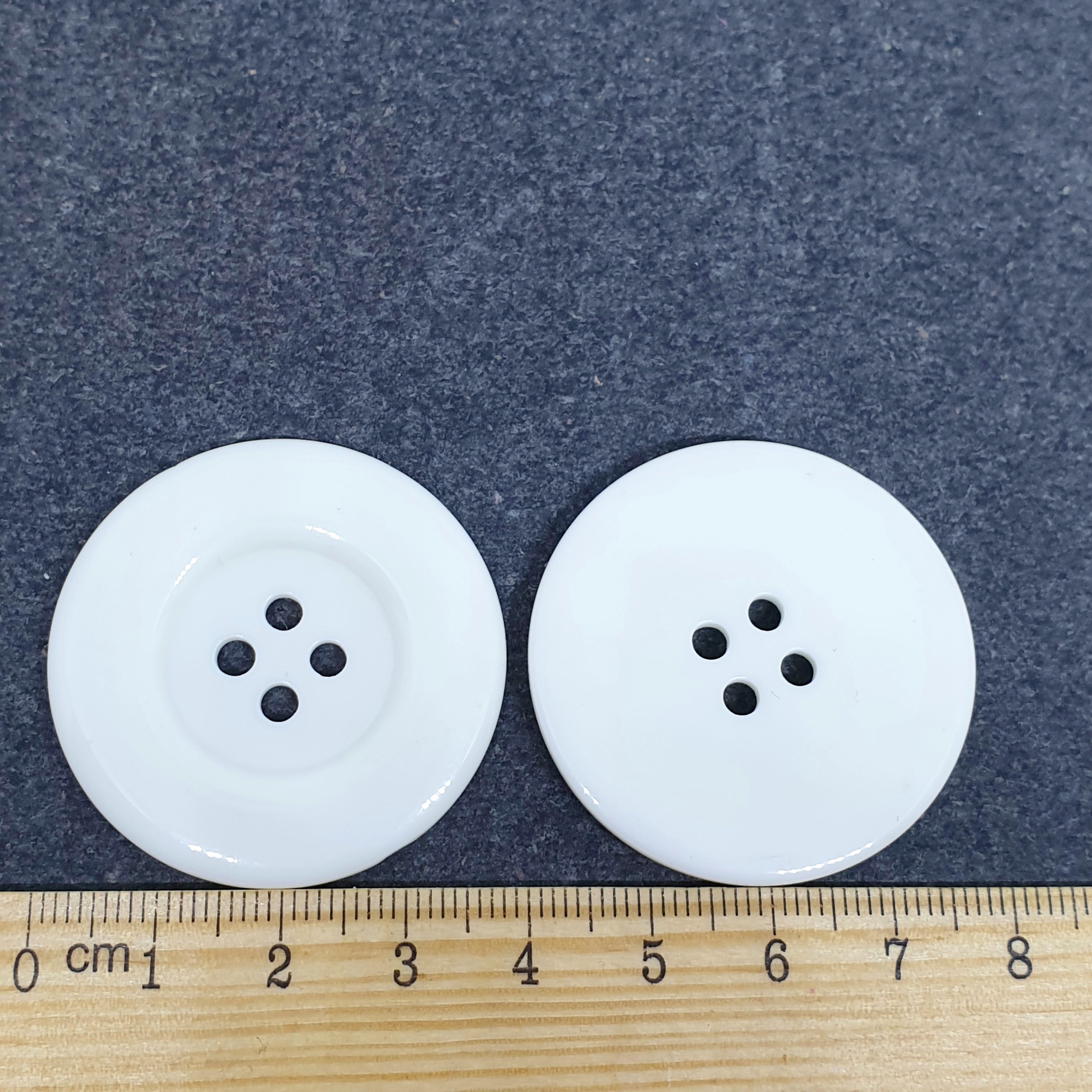 MajorCrafts 12pcs 38mm White 4 Holes Large Round Resin Sewing Buttons