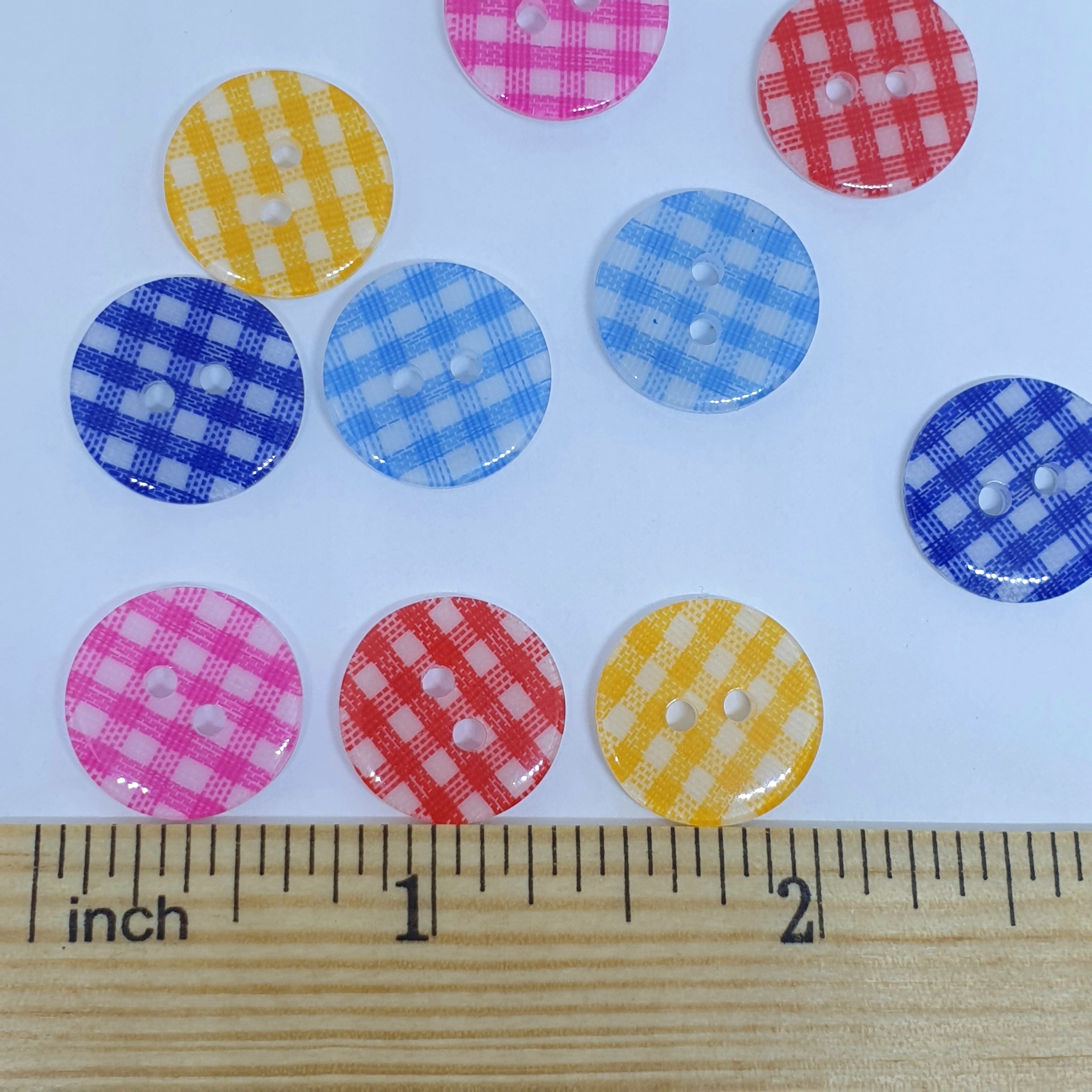 MajorCrafts 50pcs 15mm Mixed Colours Checked Pattern 2 Holes Round Resin Sewing Buttons