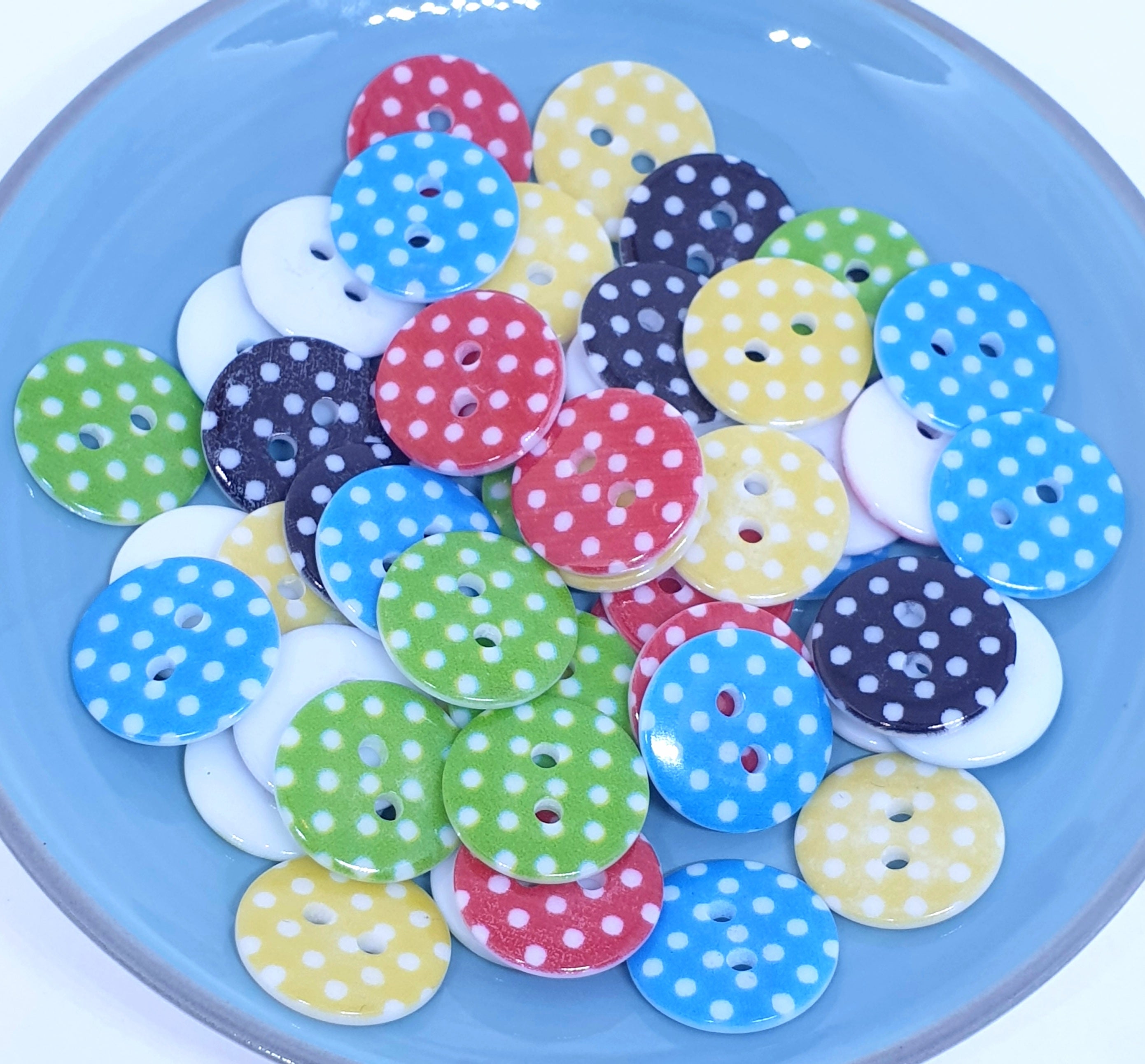 MajorCrafts 50pcs 15mm Mixed Colours Polka Dots Holes Round Resin Sewing Buttons