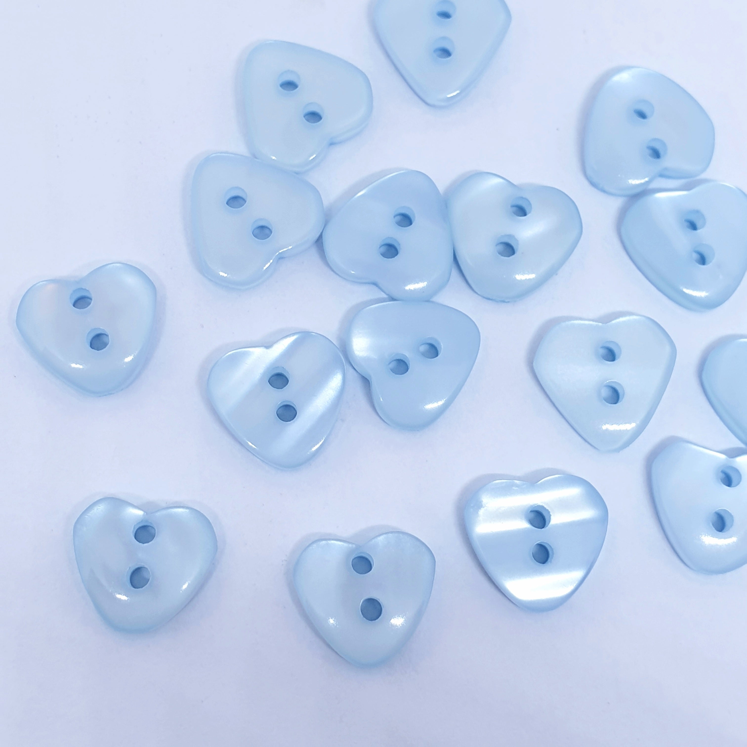 MajorCrafts 40pcs 12mm Baby Blue 2 Holes Heart Resin Sewing Buttons