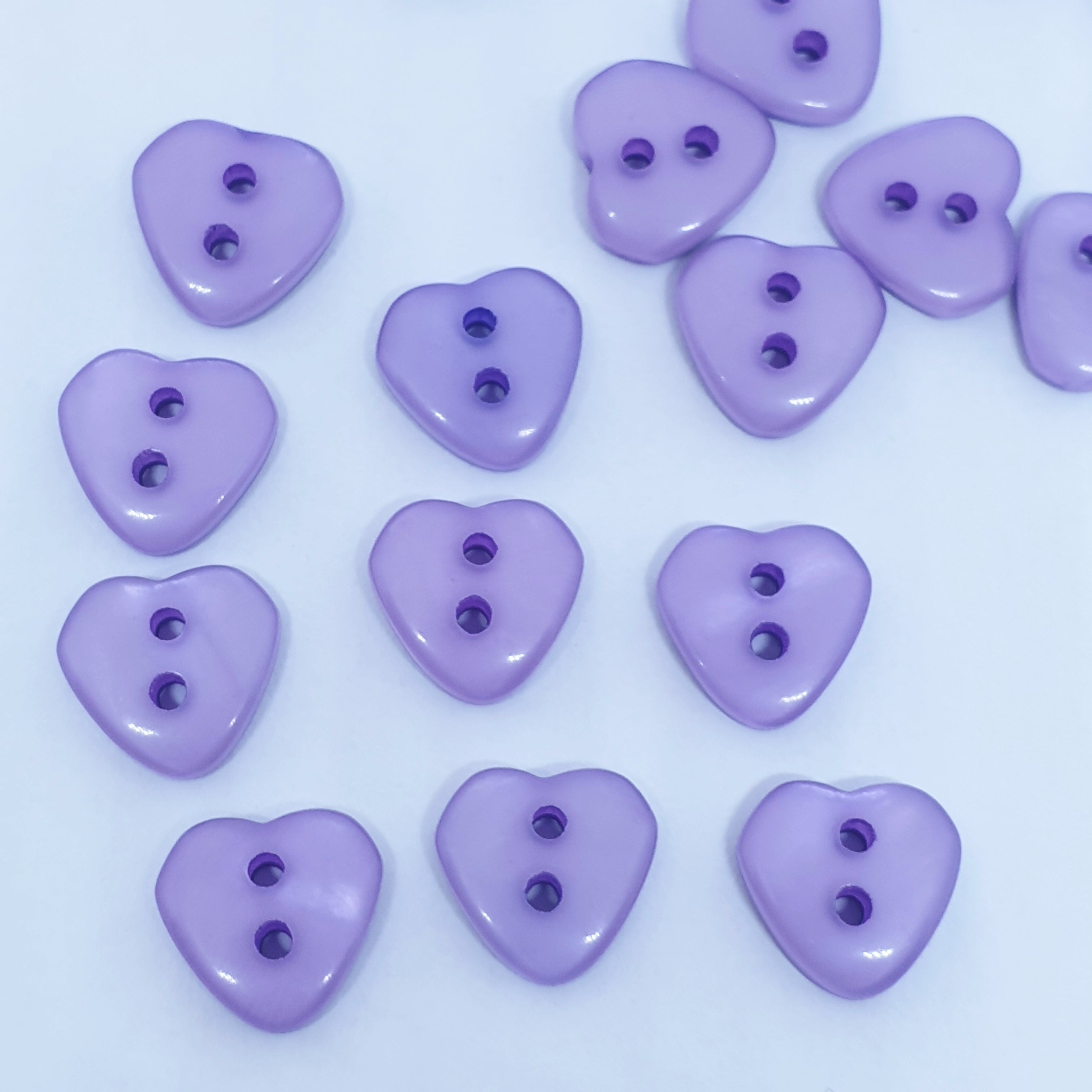 MajorCrafts 40pcs 12mm Light Purple 2 Holes Heart Resin Sewing Buttons