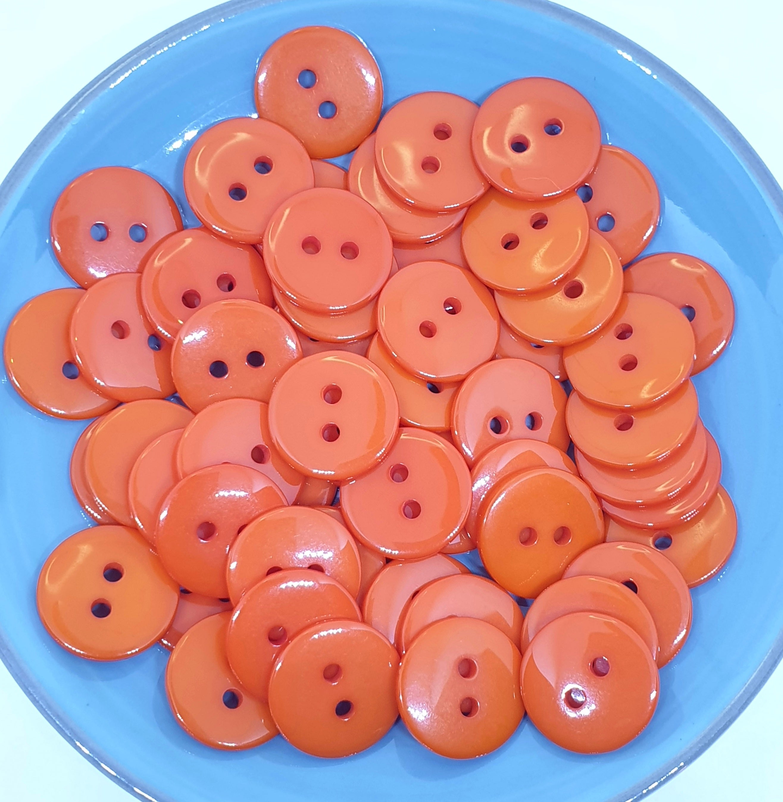 MajorCrafts 72pcs 15mm Orange 2 Holes Round Resin Sewing Buttons