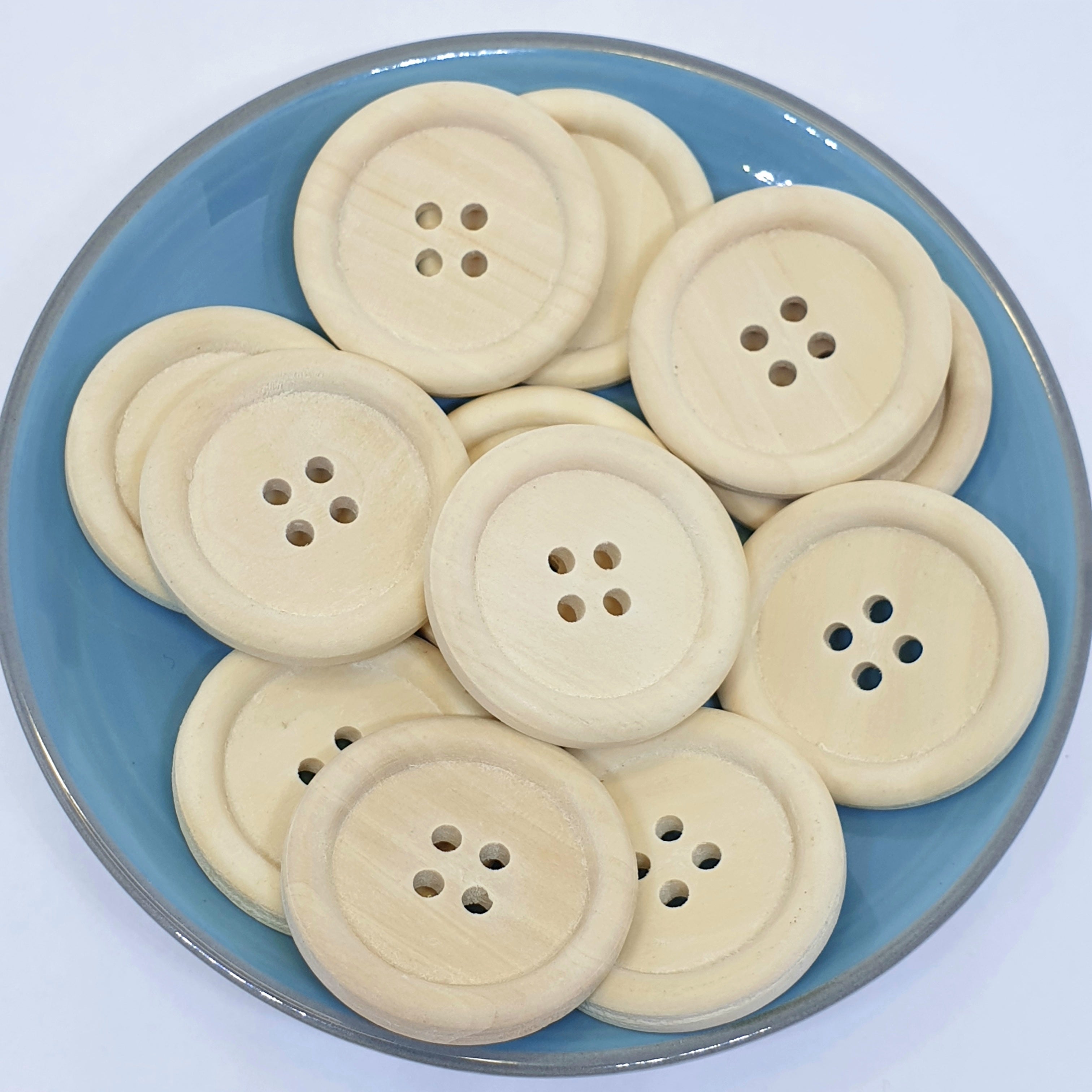 MajorCrafts 16pcs 30mm Plain Light Brown Plain 4 Holes Round Large Wooden Sewing Buttons