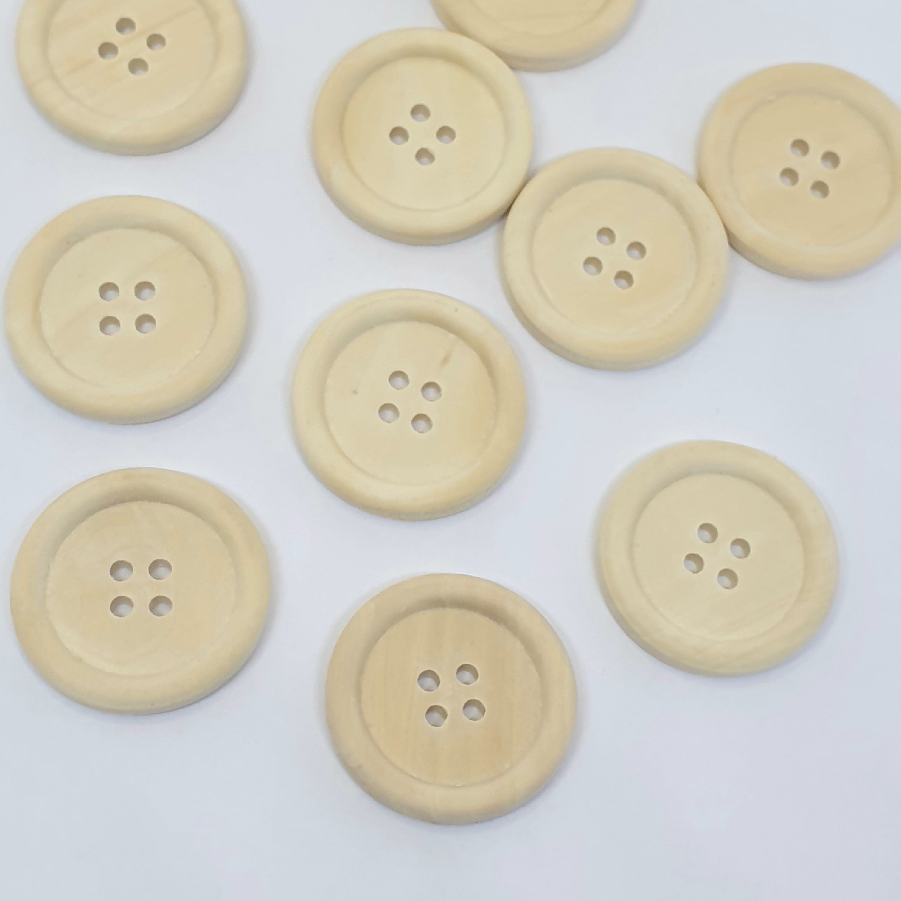 MajorCrafts 16pcs 30mm Plain Light Brown Plain 4 Holes Round Large Wooden Sewing Buttons
