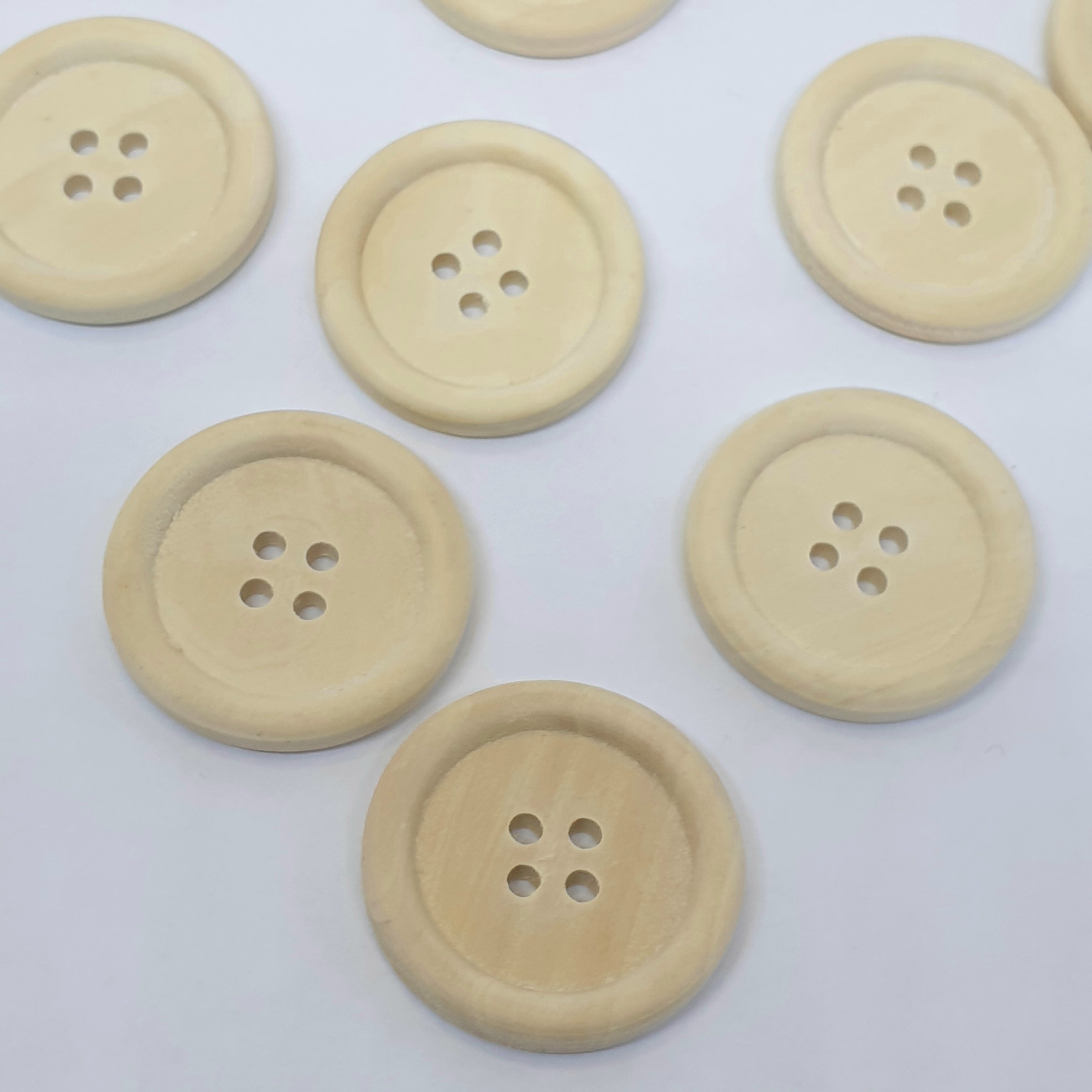 MajorCrafts 16pcs 30mm Plain Light Brown Plain 4 Holes Round Large Wooden Sewing Buttons