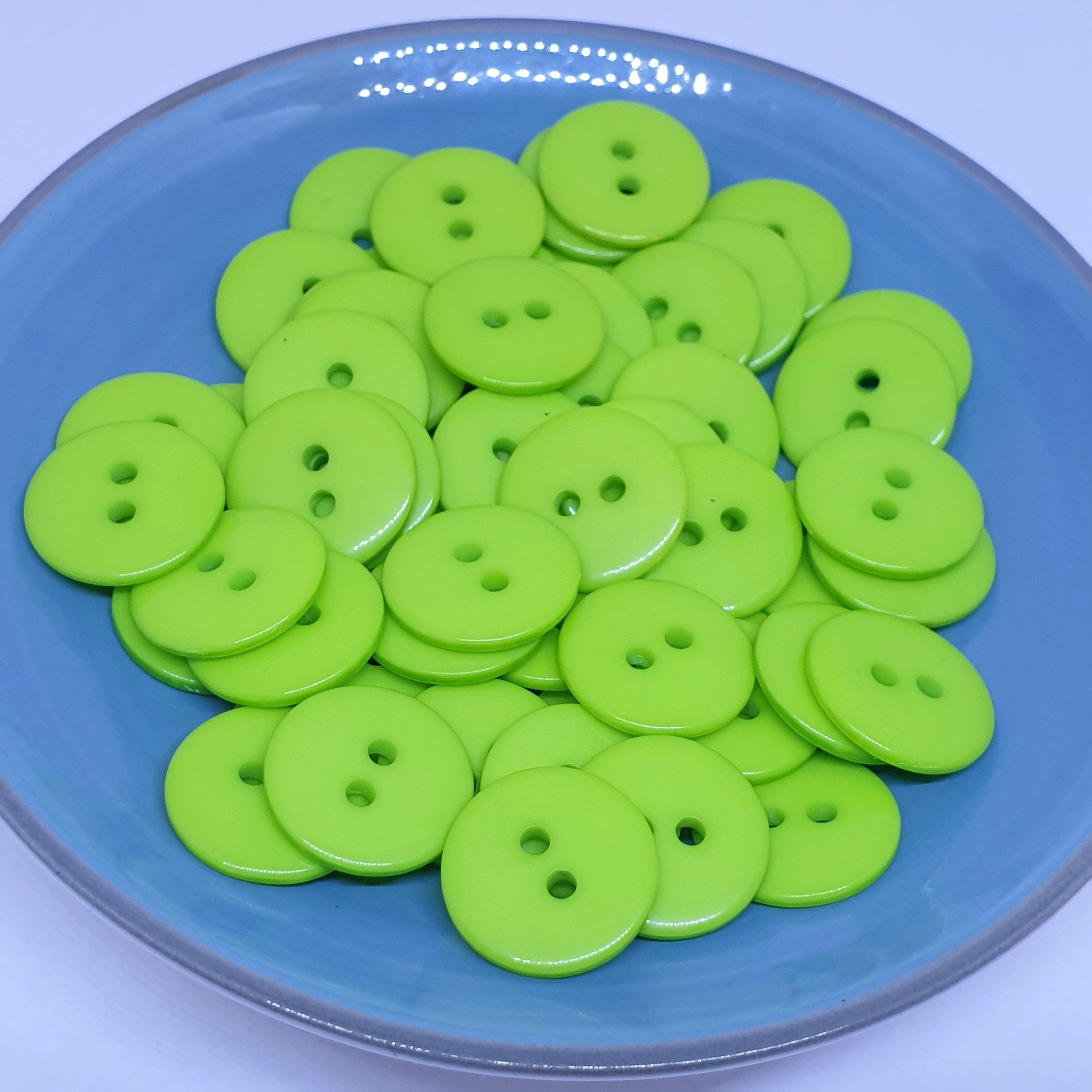 MajorCrafts 72pcs 15mm Apple Green 2 Holes Round Resin Sewing Buttons